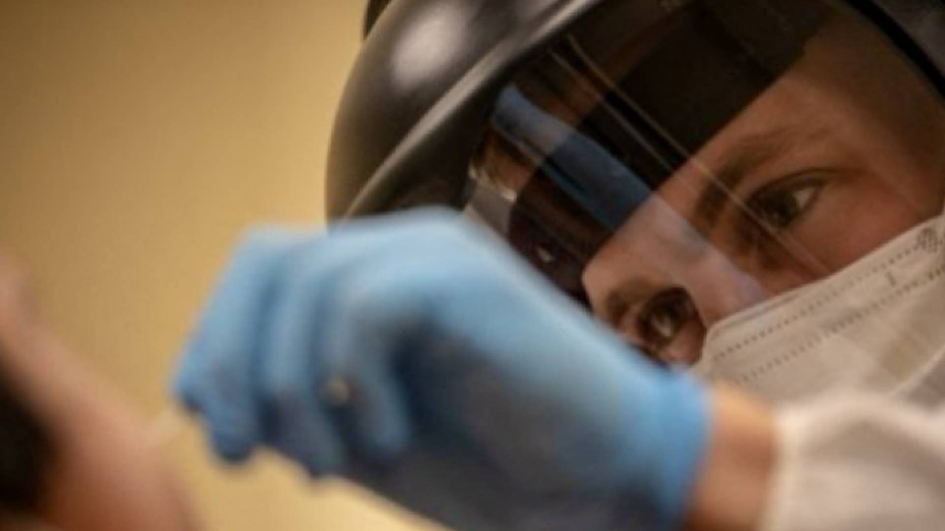 عامل في القطاع الصحي الفلسطيني - أرشيفية