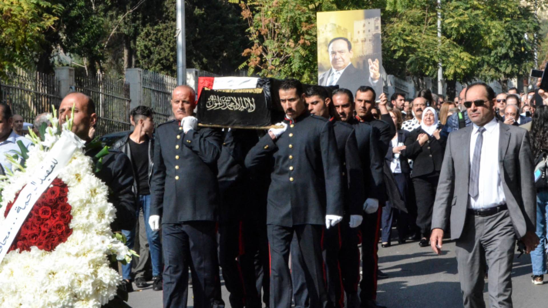 تشييع جثمان الفنان السوري صباح فخري