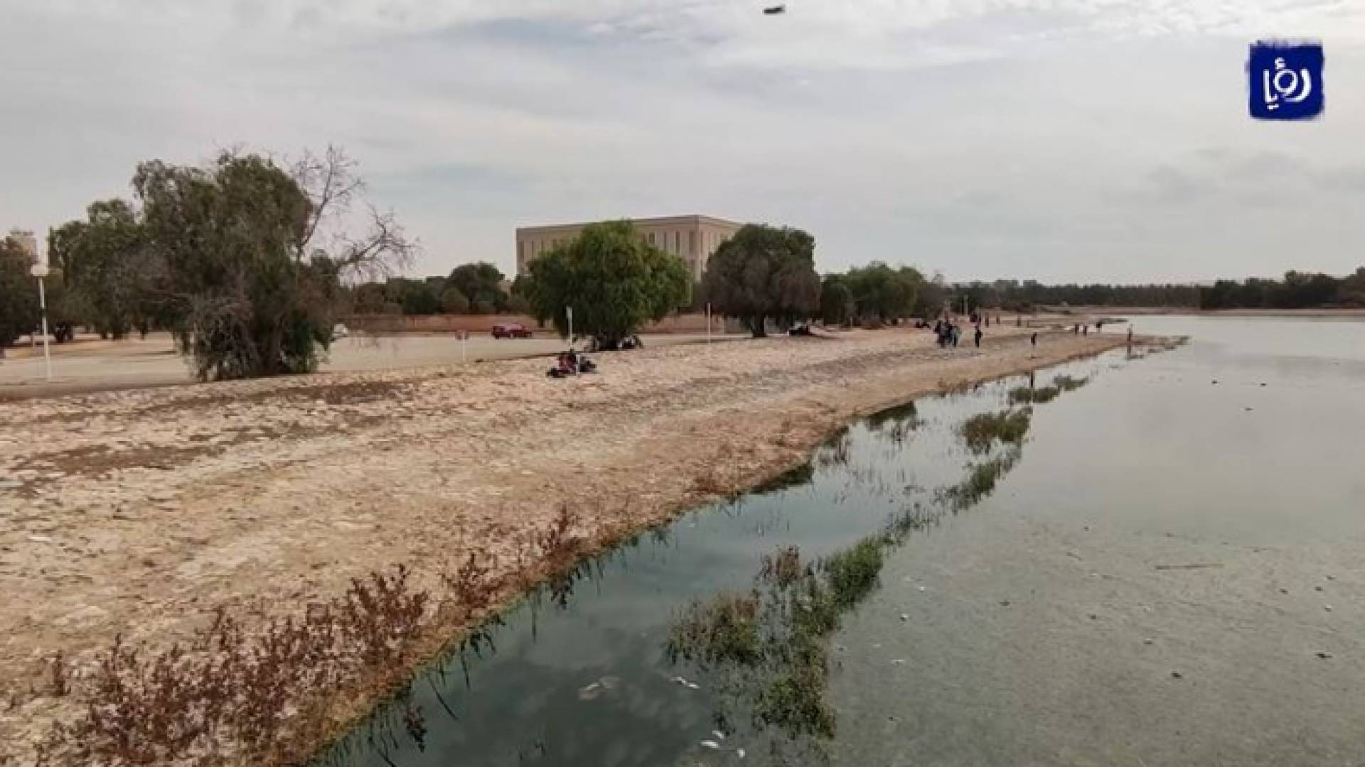 خبراء يبحثون أسباب التغير المناخي وندرة المياه