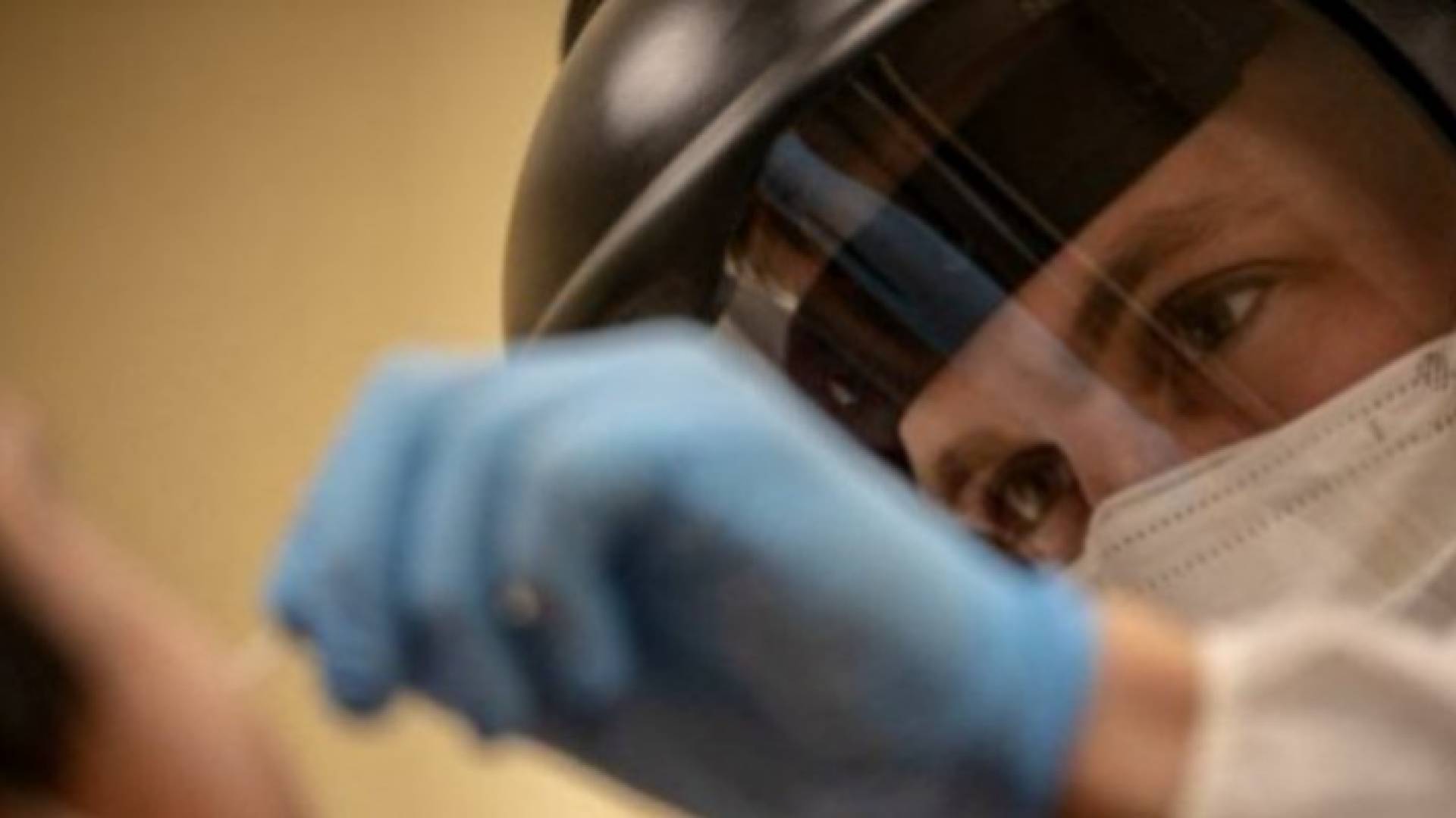 عامل في القطاع الصحي الفلسطيني - أرشيفية