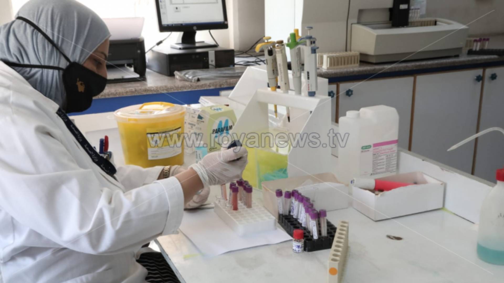 مختبر لفحص عينات كورونا - ارشيفية
