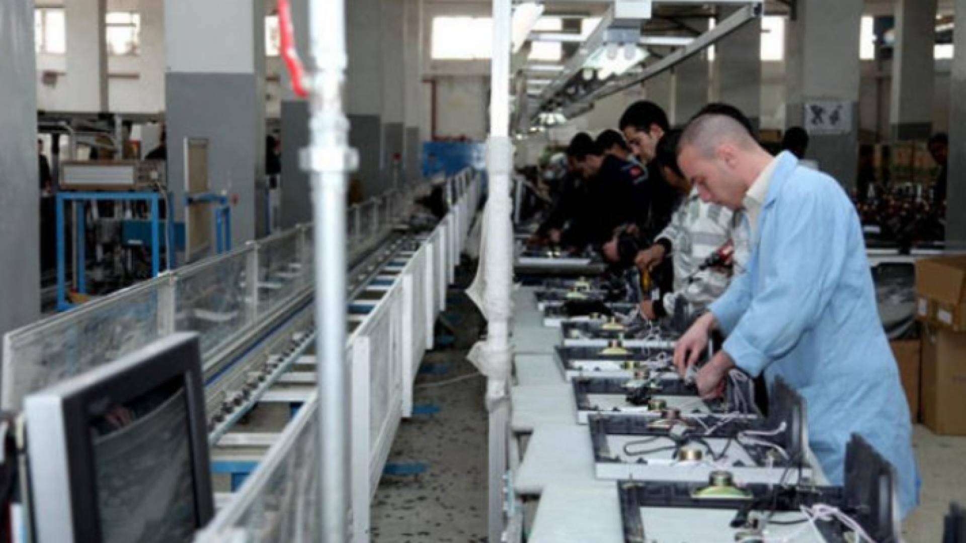 القطاع الصناعي يقود النمو الاقتصادي بالنصف الأول من 2021