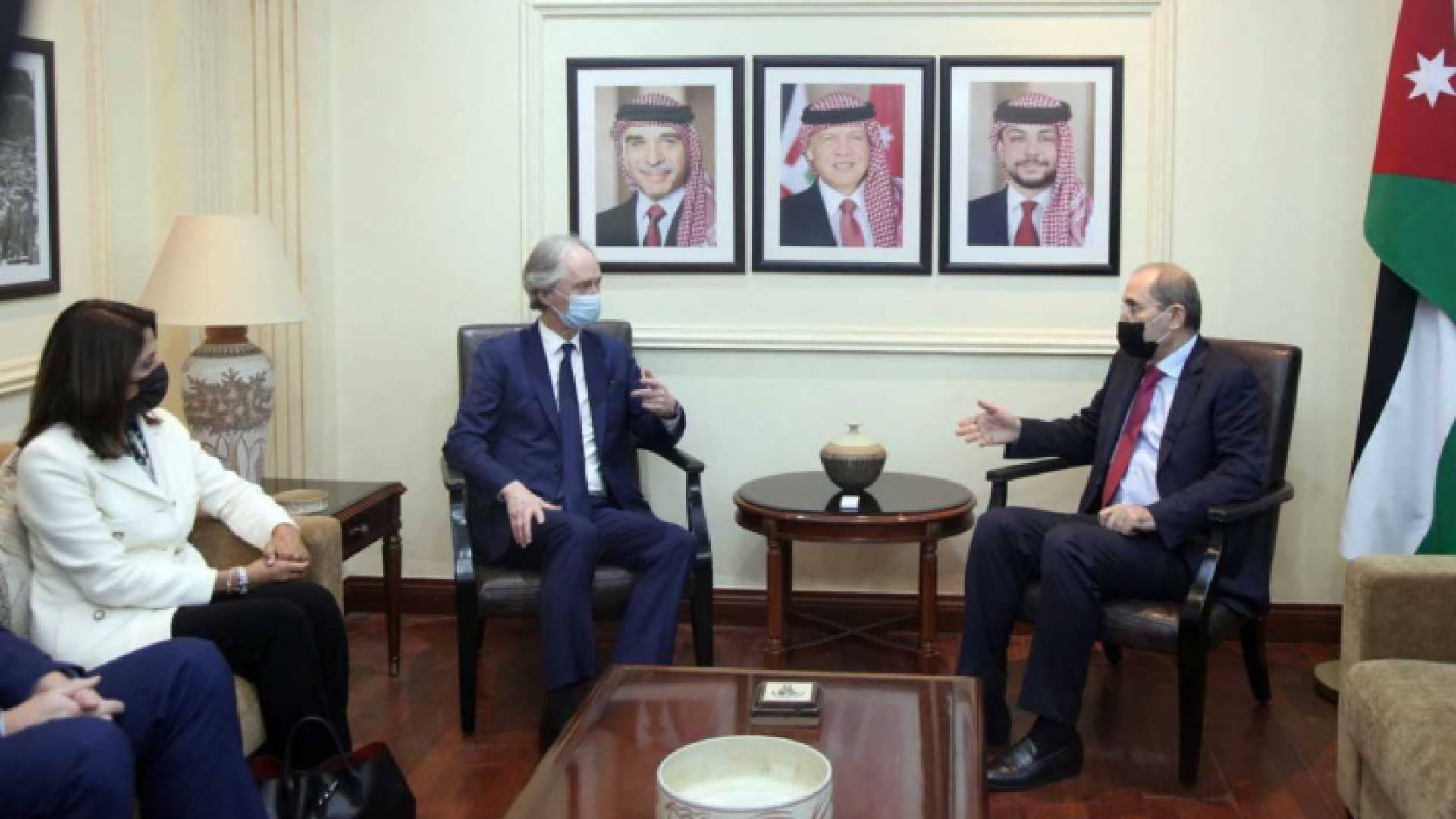 وزير الخارجية يلتقي المبعوث الأممي الخاص لسوريا