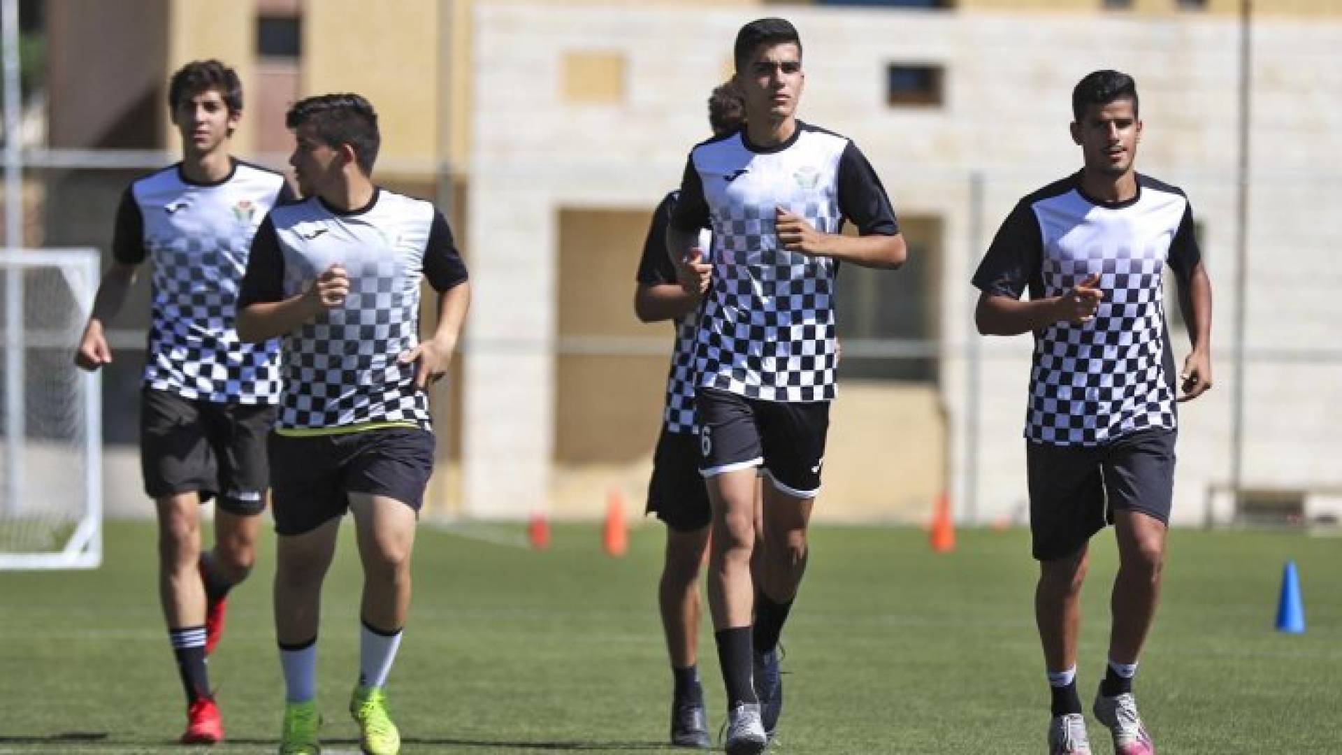 تدريب سابق للاعبي المنتخب الوطني للشباب لكرة القدم - أرشيفية