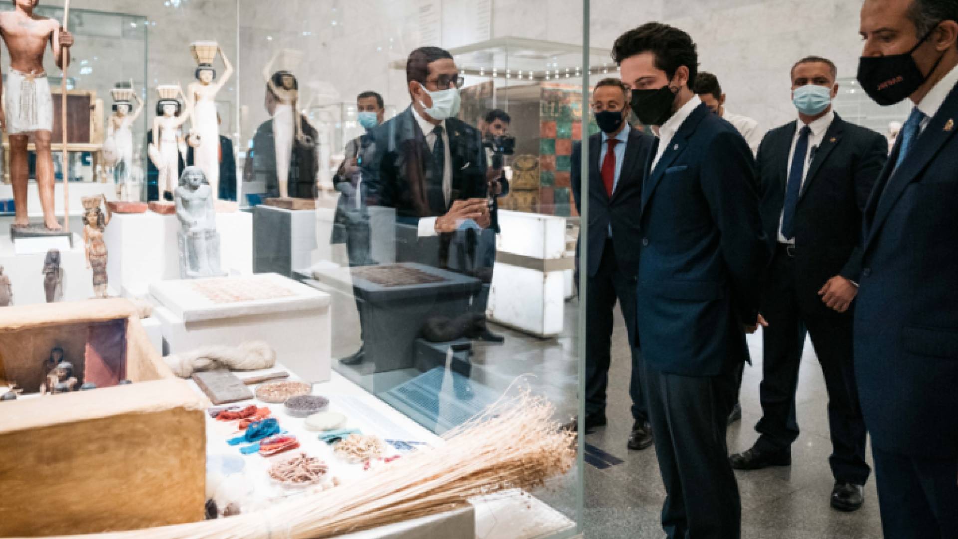 ولي العهد يزور المتحف القومي للحضارة المصرية في القاهرة