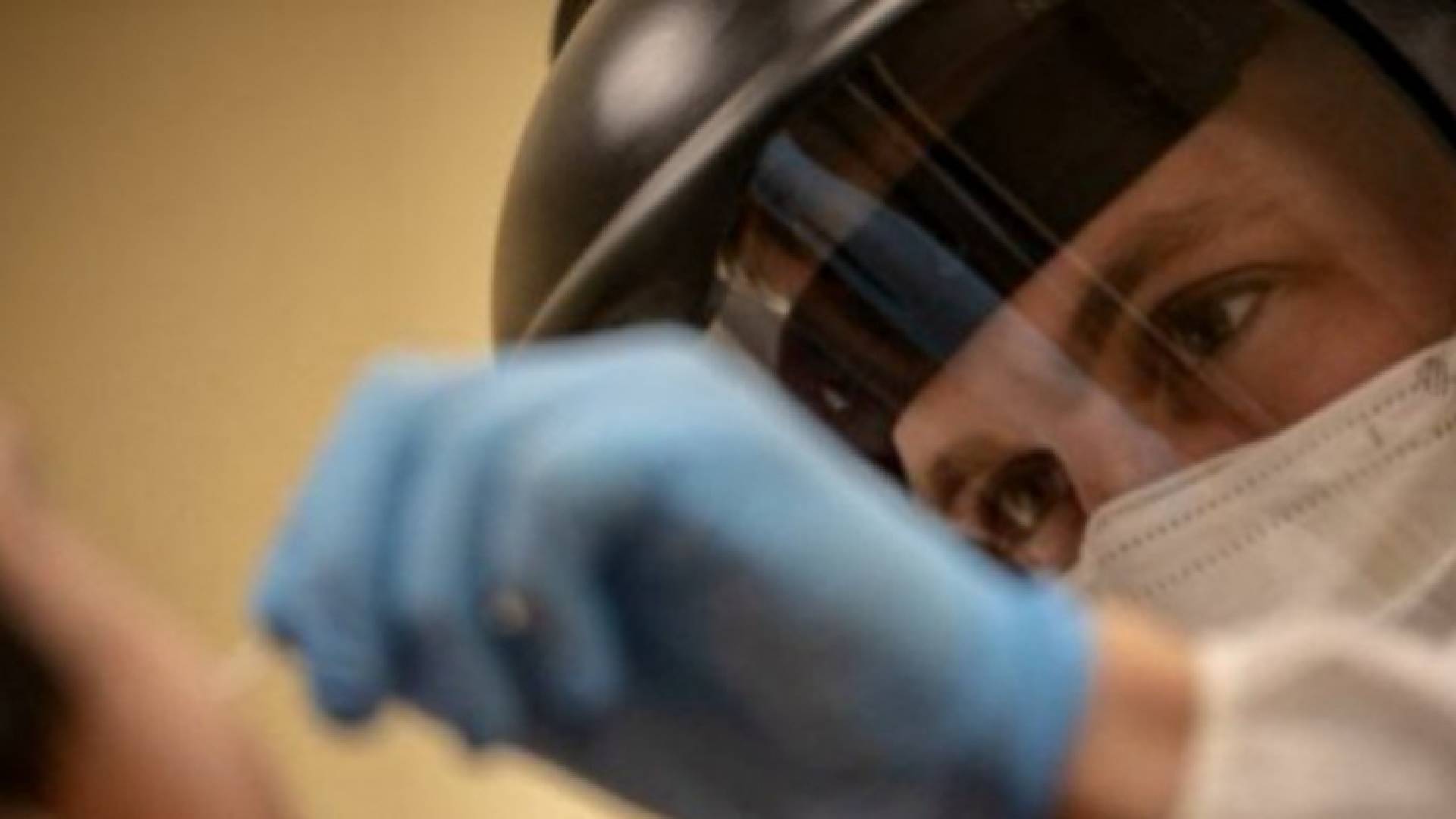 عامل في القطاع الصحي الفلسطيني - أرشيفية