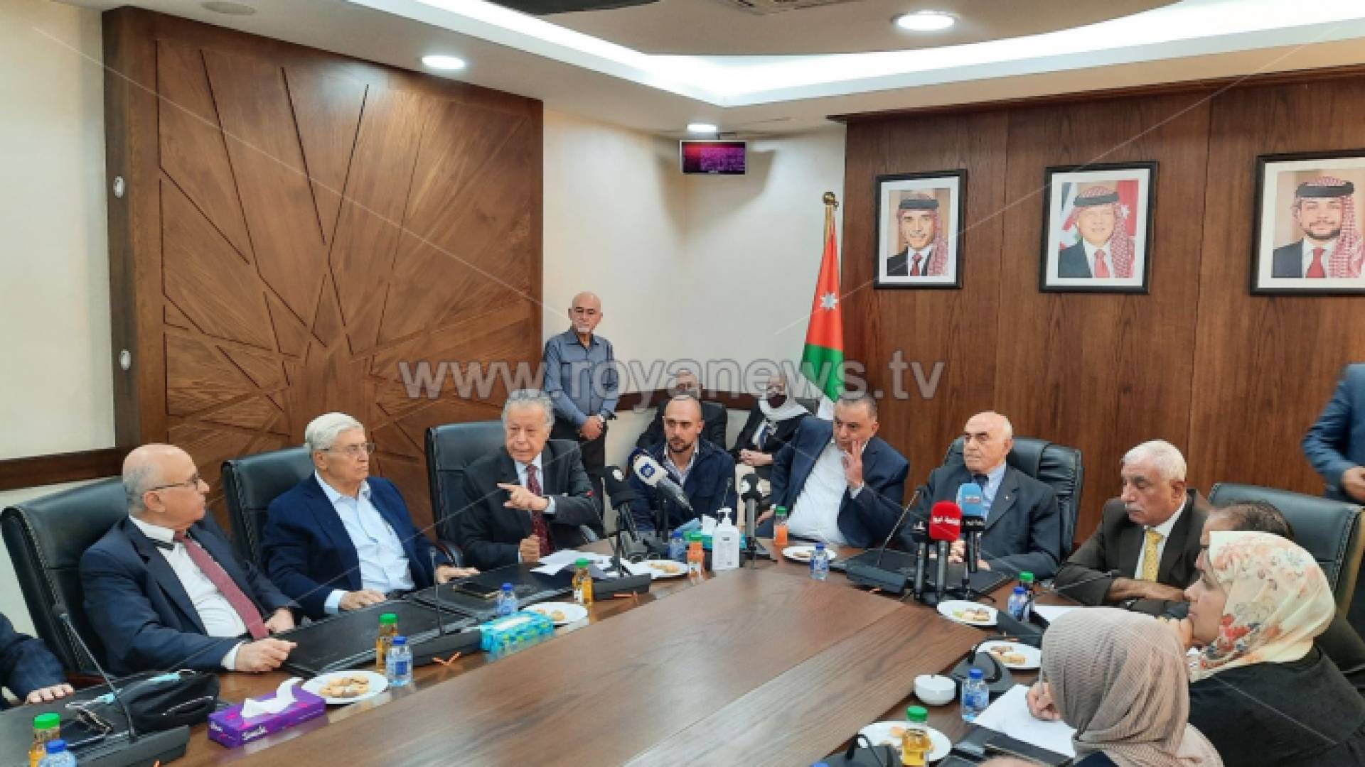 جانب من اجتماع لجنة فلسطين النيابية