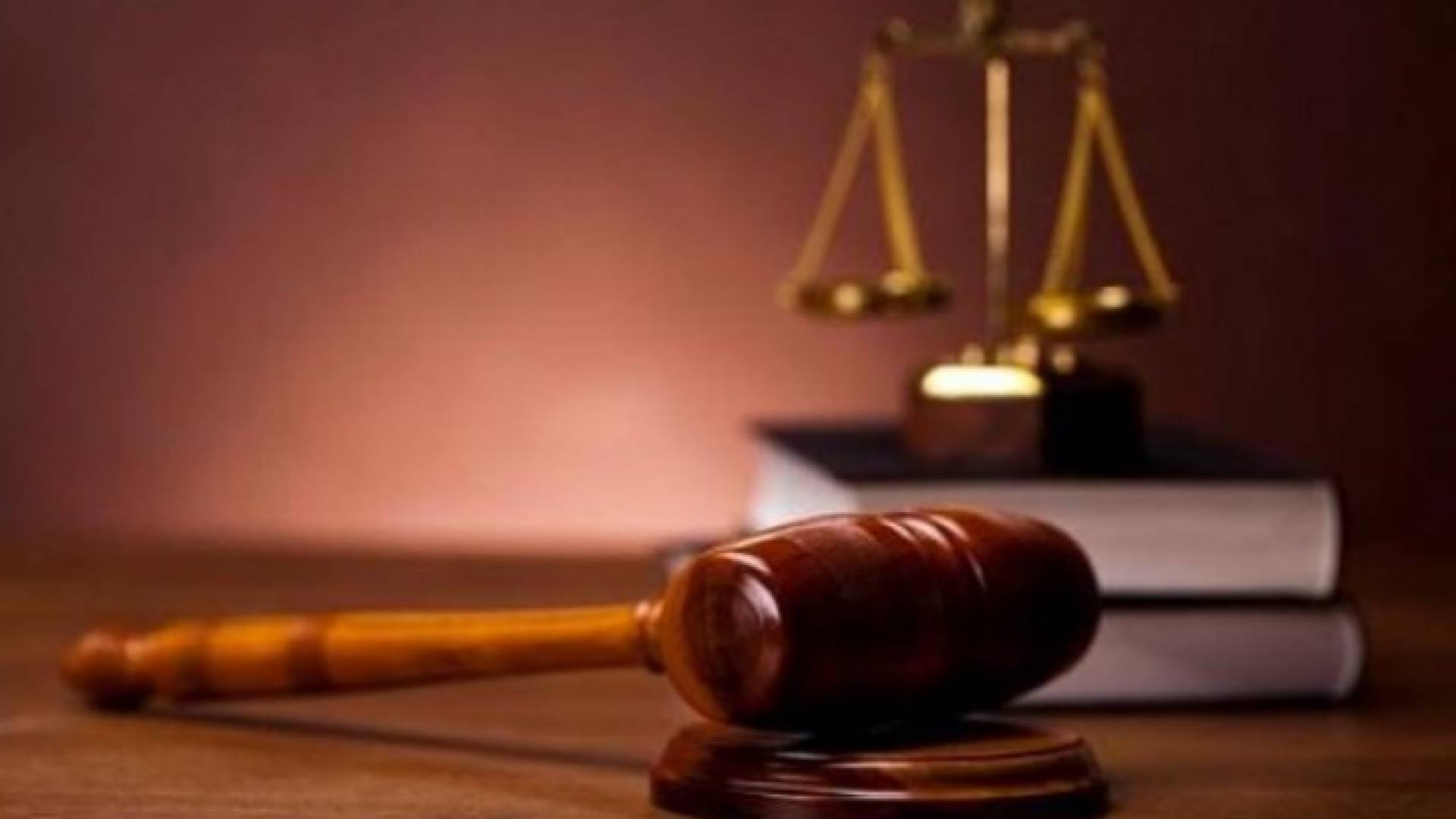 جنايات الفساد تقرِّر سجن 5 موظفين حكوميين وتستعيد مليون دينار