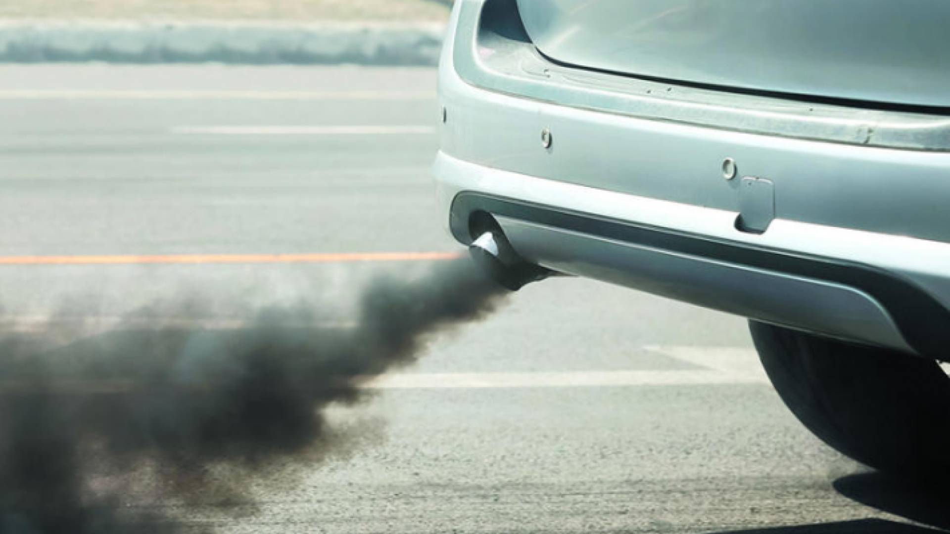 عوادم سيارات - تعبيرية