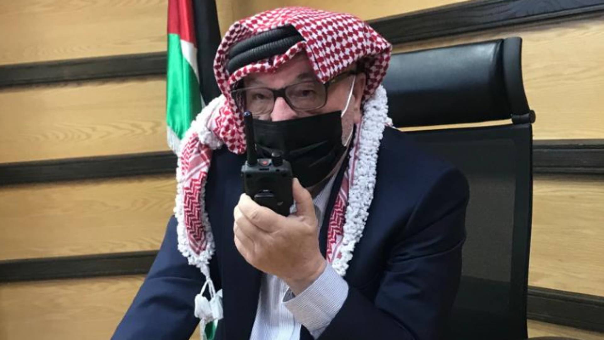 وزير الأشغال يتابع من غرفة الطوارئ المركزية استعدادات الوزارة