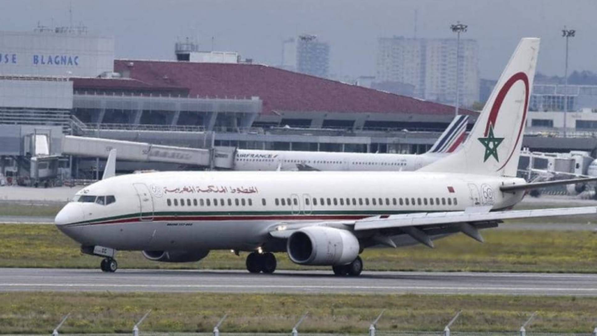 المغرب يفرض فحوصا إضافية بالمطارات مع زيادة إصابات أوروبا