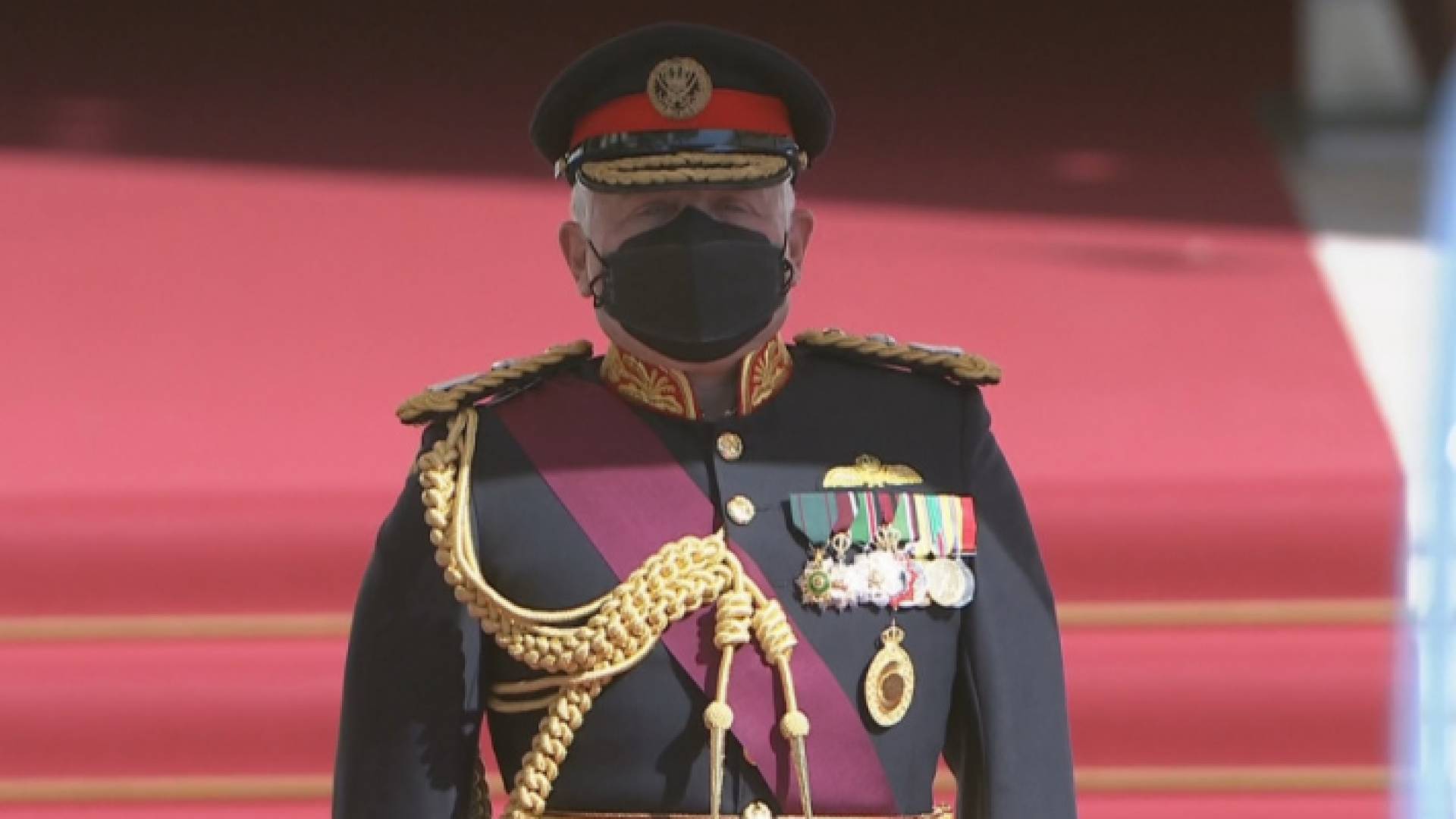 جلالة الملك خلال افتتاح الدورة غير العادية الماضية - ارشيفية