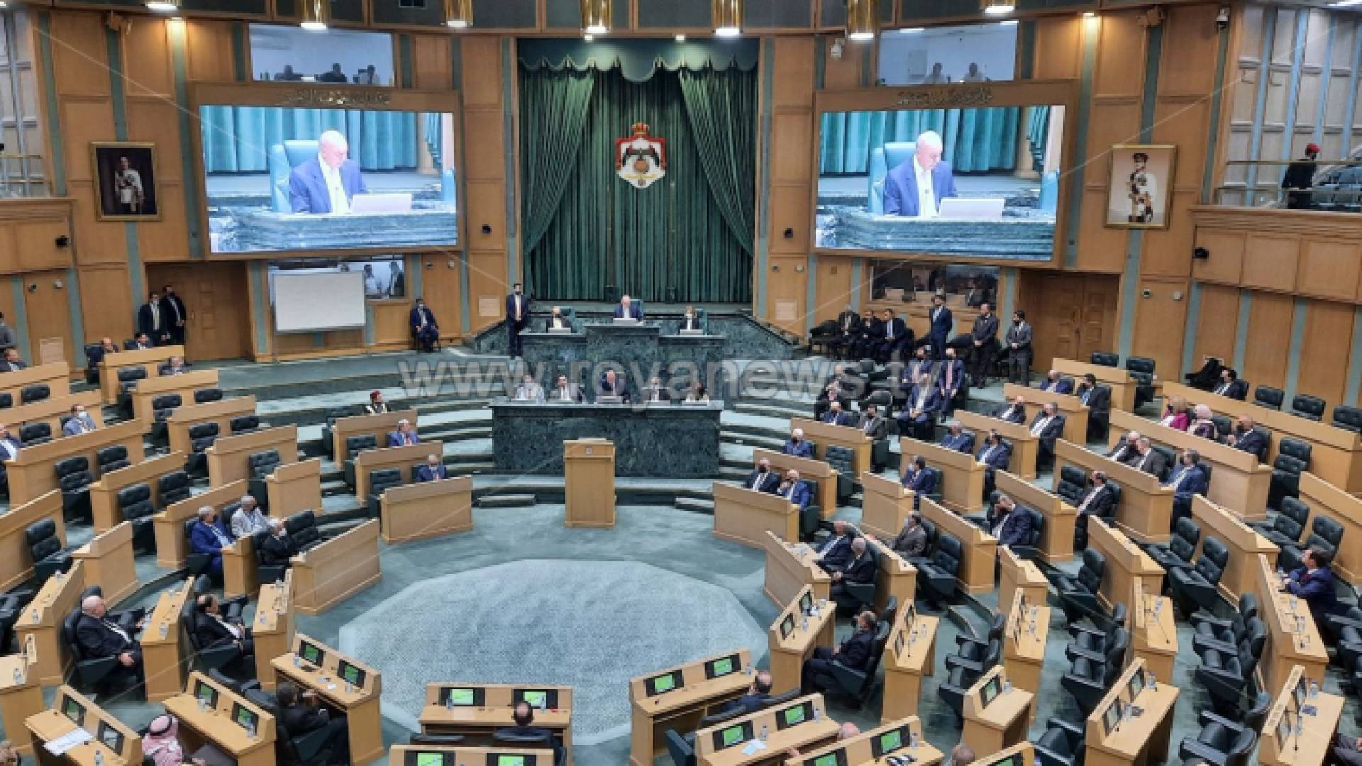 مجلس الاعيان في أول جلسة له بالدورة العادية الأولى