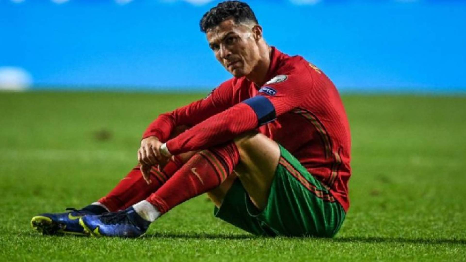 رونالدو عقب خسارة منتخب بلاده امام صربيا