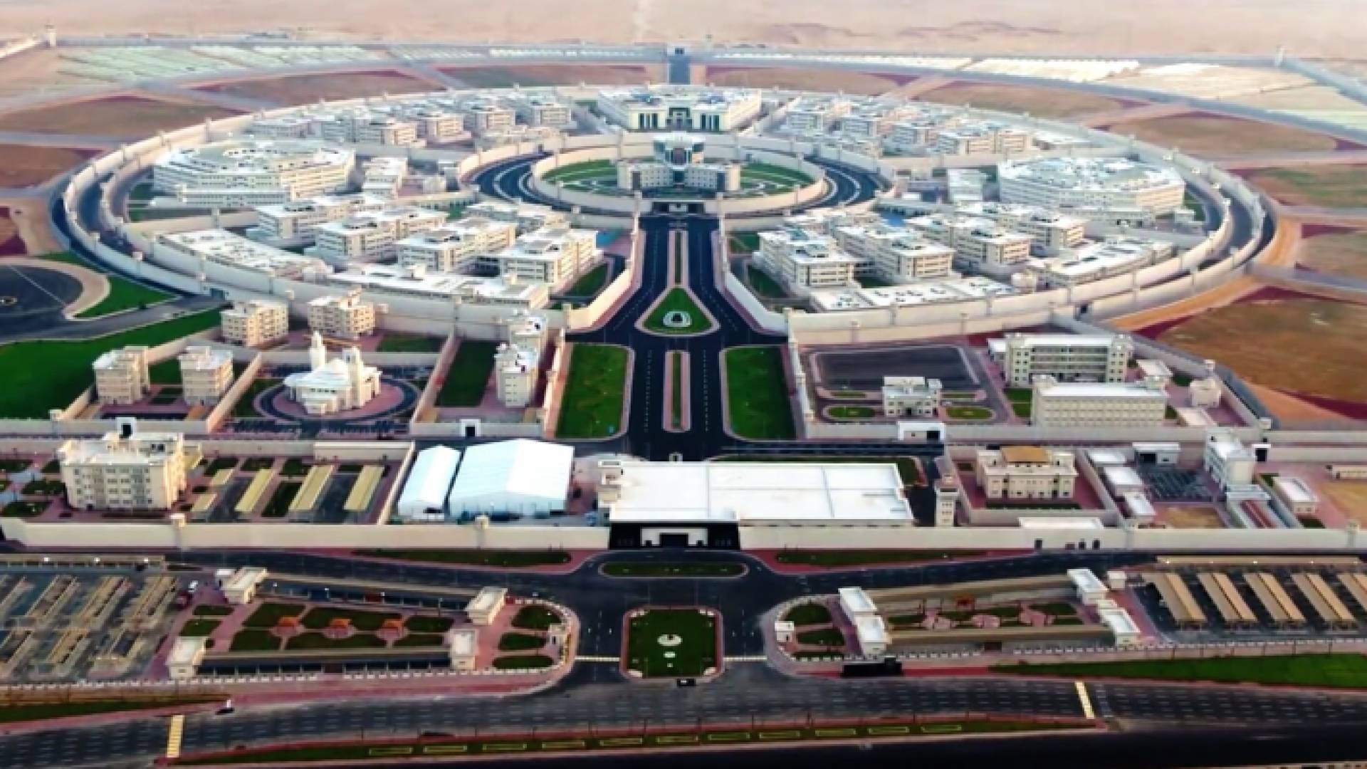 الانتهاء من مشروعات البنية المعلوماتية الذكية للعاصمة الإدارية الجديدة في مصر