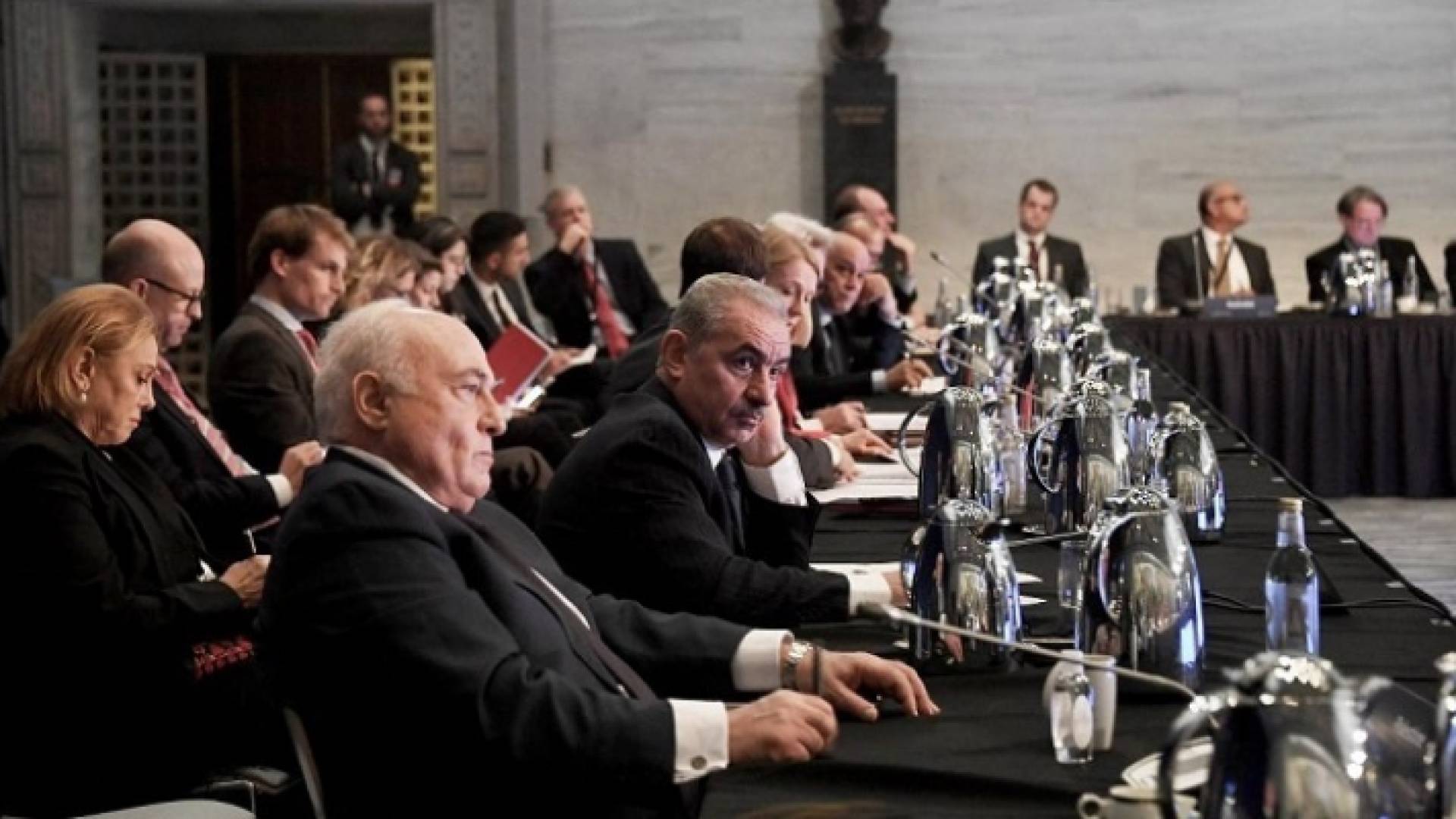 اجتماع المانحين يوصي بضرورة زيادة الدعم المالي للشعب الفلسطيني