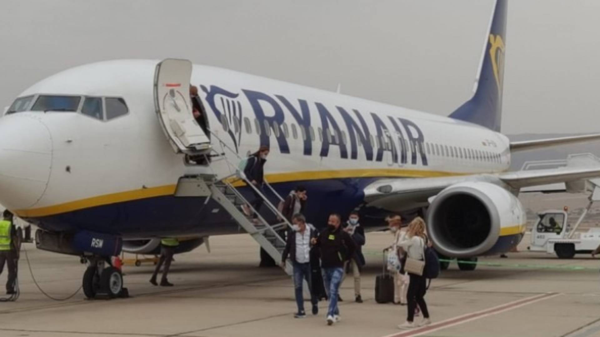 إحدى الطائرات التشيكية القادمة إلى العقبة