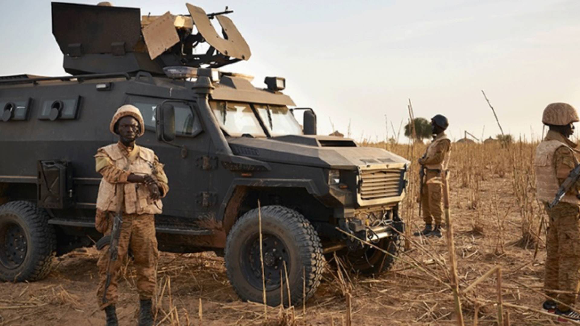 ارتفاع حصيلة الهجوم على مركز الدرك في بوركينا فاسو الى 53 قتيلا