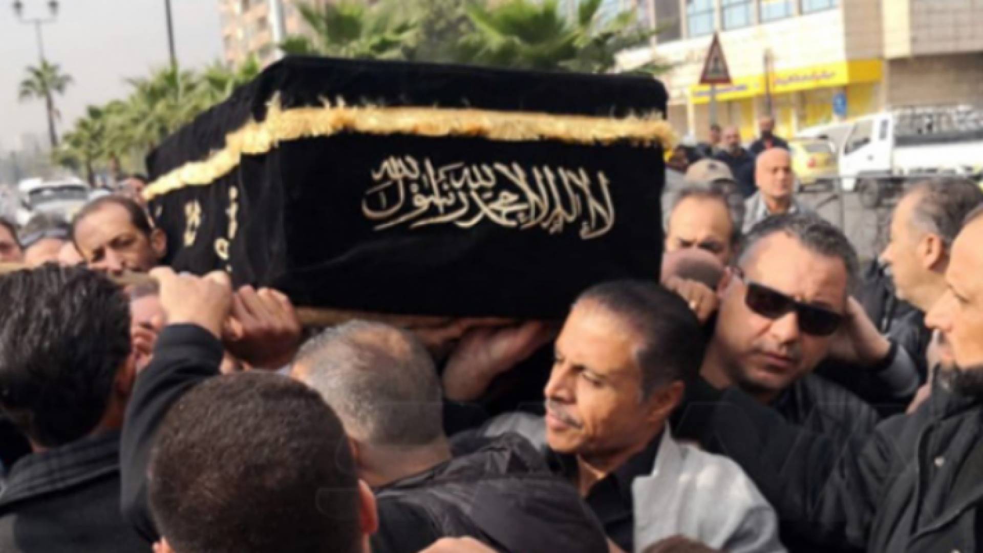 جانب من تشييع جثمان نقيب الفنانين السوريين زهير رمضان