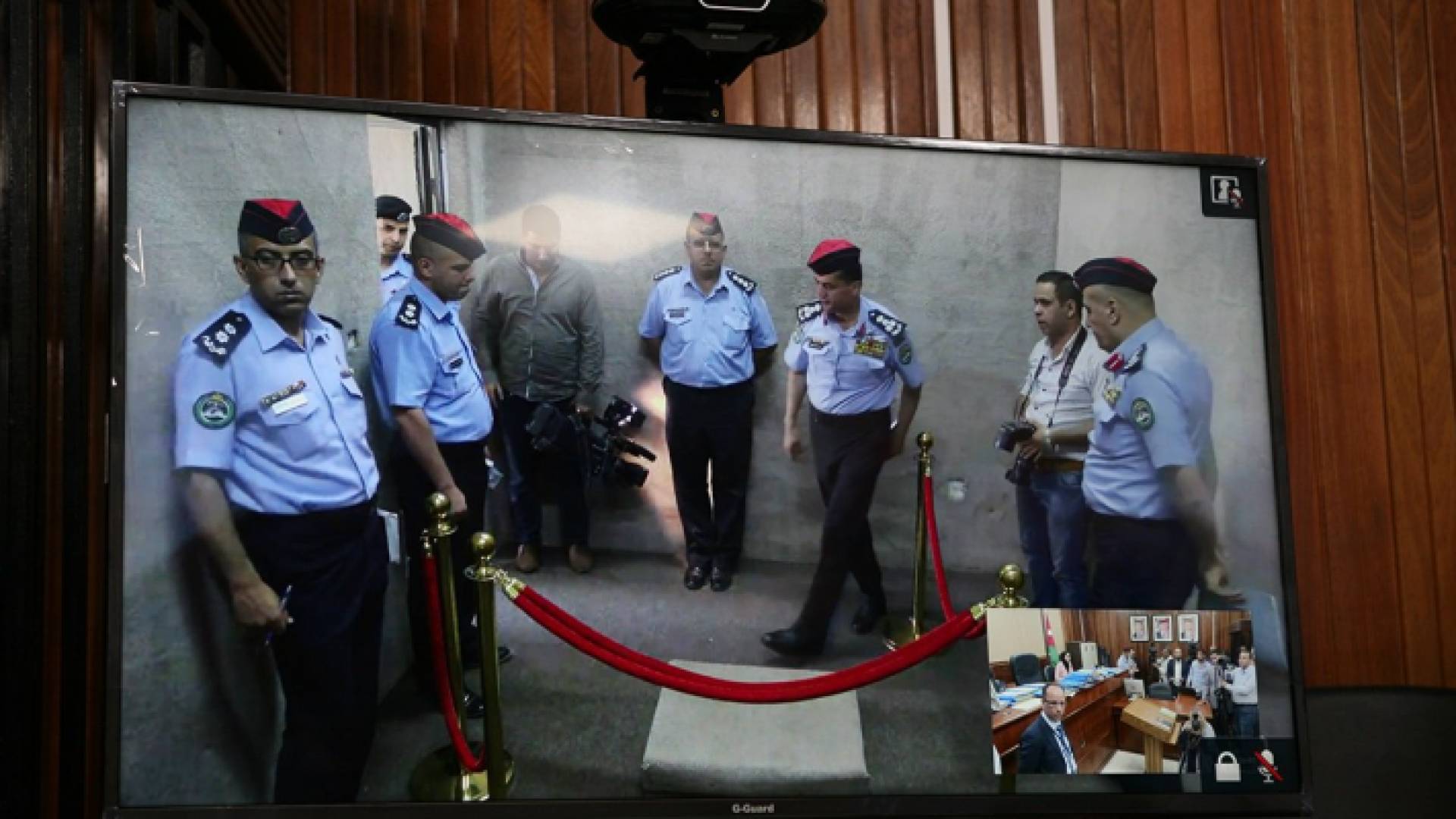 جلسة محاكمة عن بعد