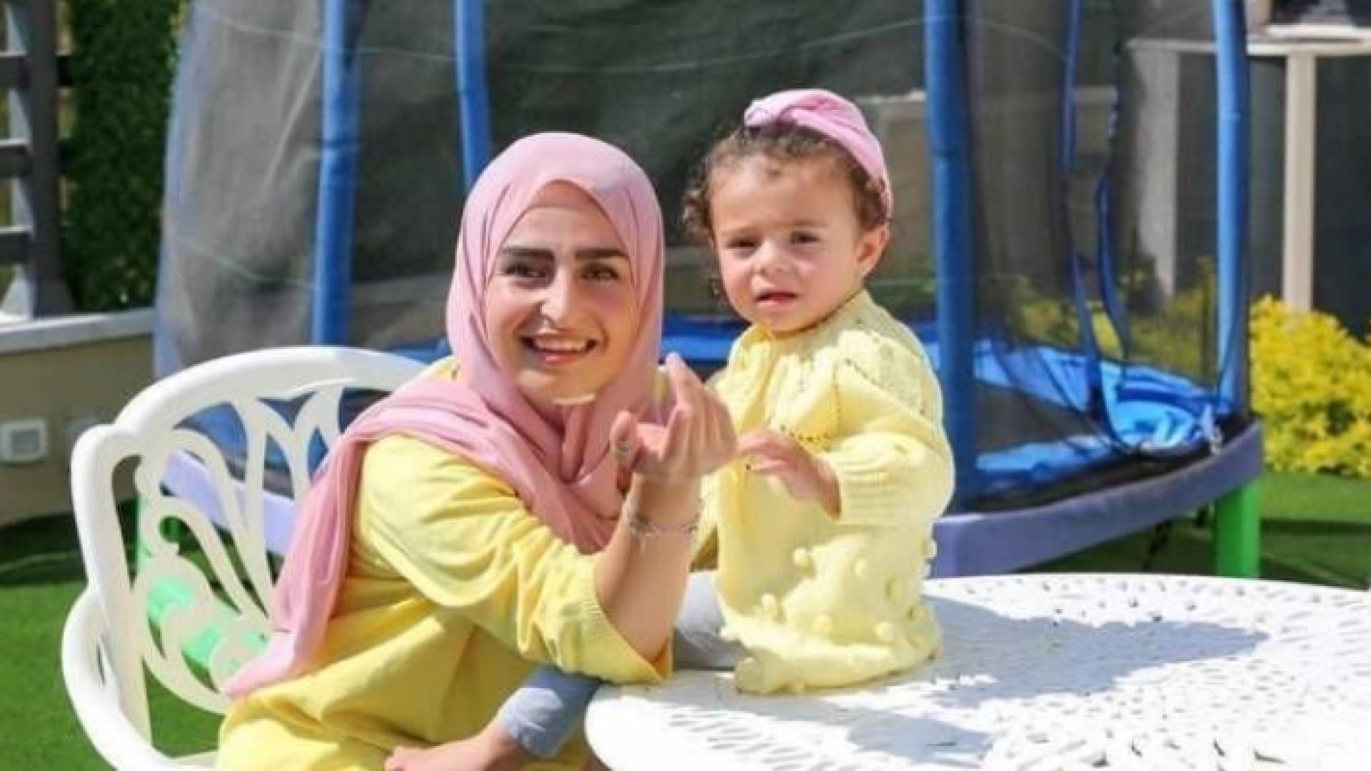 المغدورة صابرين التايه وابنتها