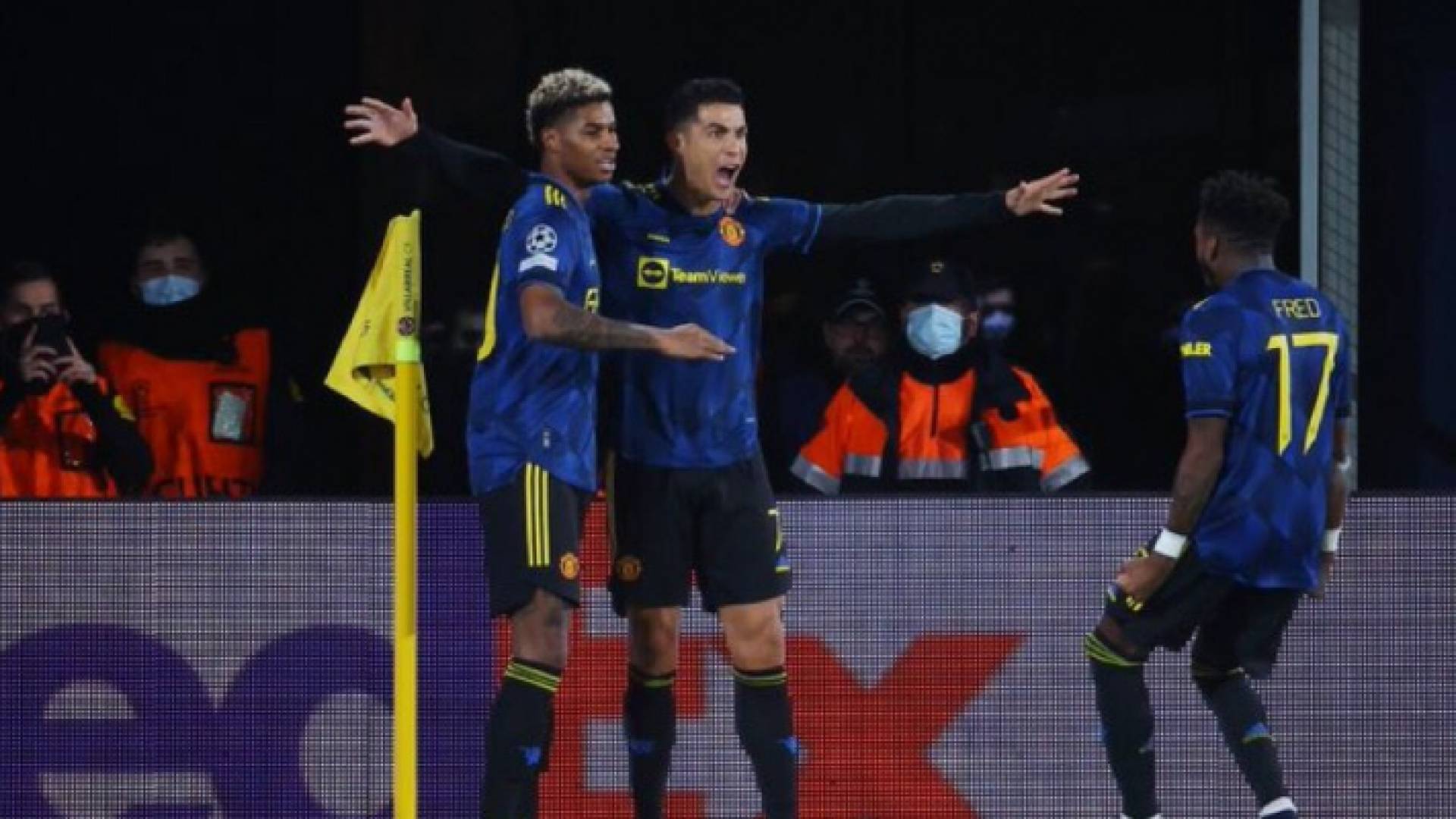 مانشستر يونايتد يحسم تأهله في دوري الأبطال