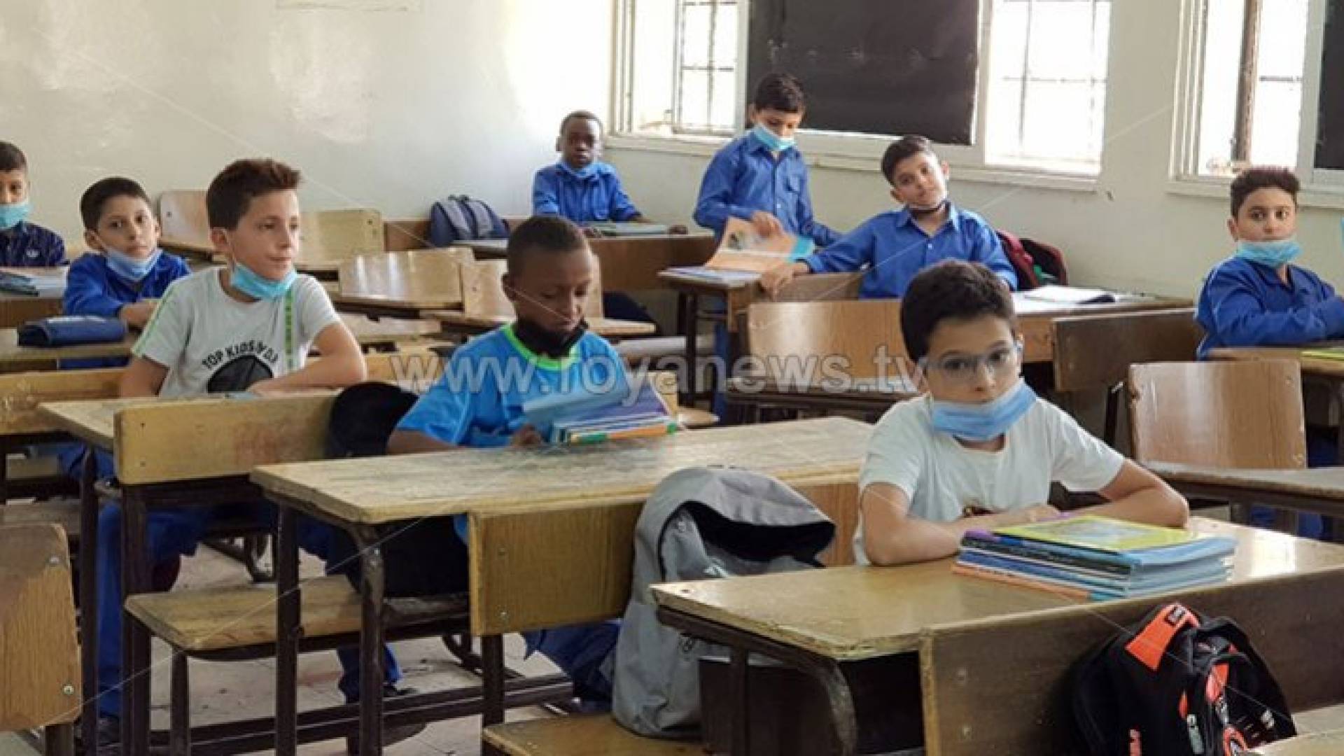 طلبة داخل الغرفة الصفية - ارشيفية