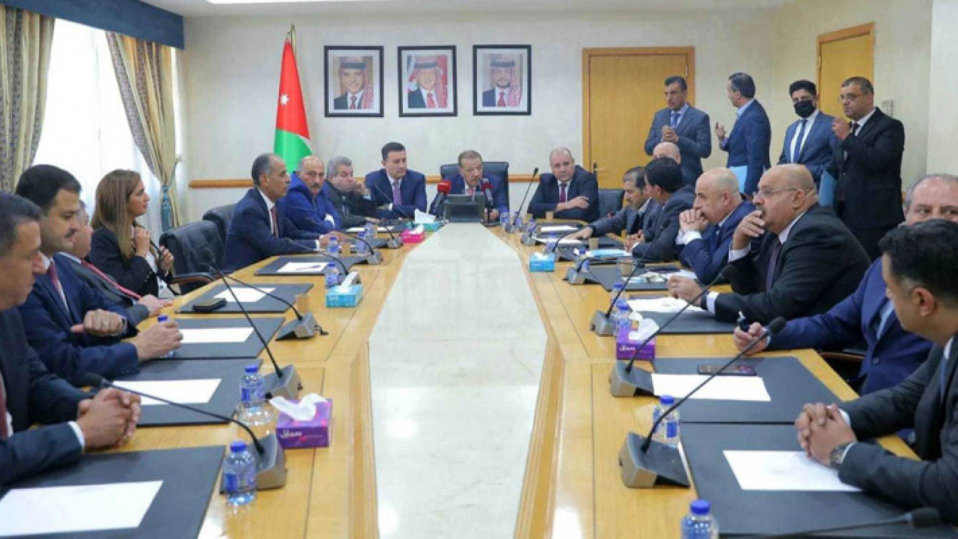 جانب من اجتماع اختيار أعضاء اللجنة القانونية