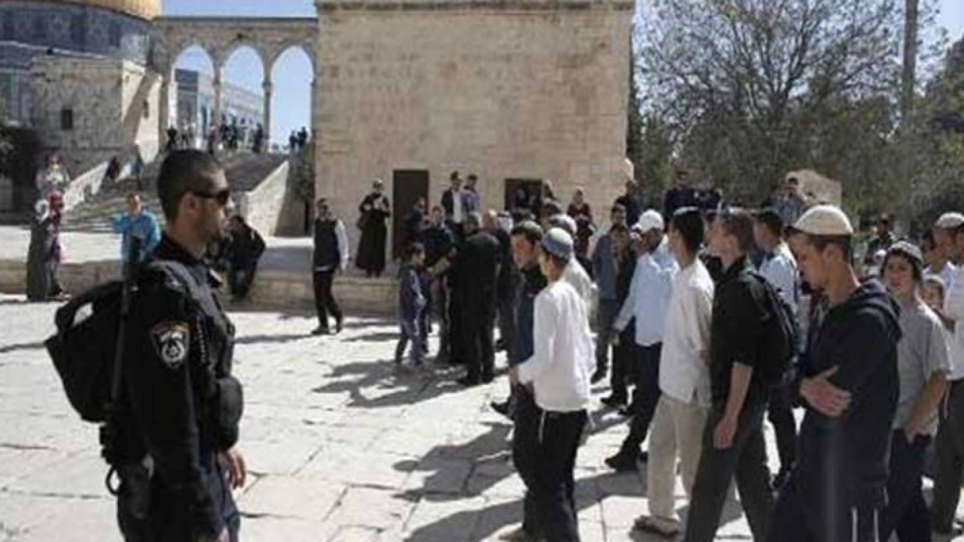مشاركة طلاب في اقتحامات الاقصى