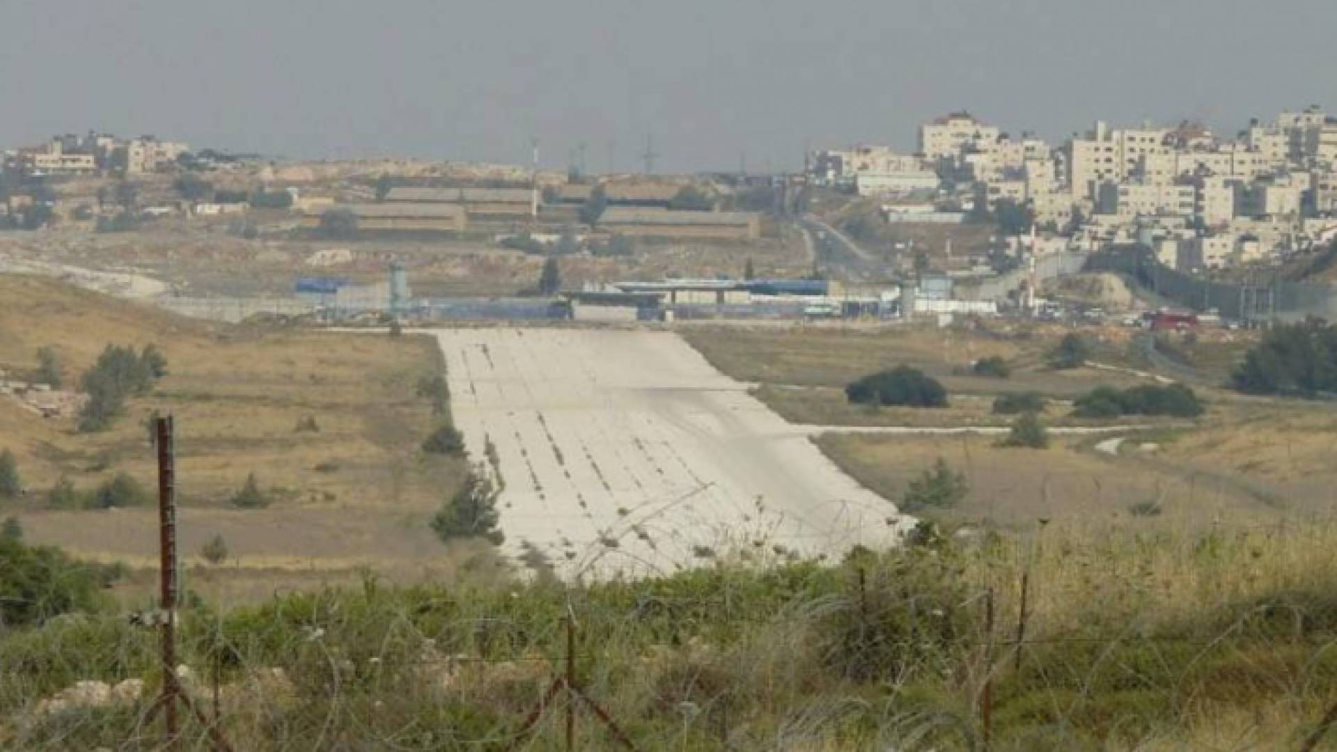 مطار قلنديا