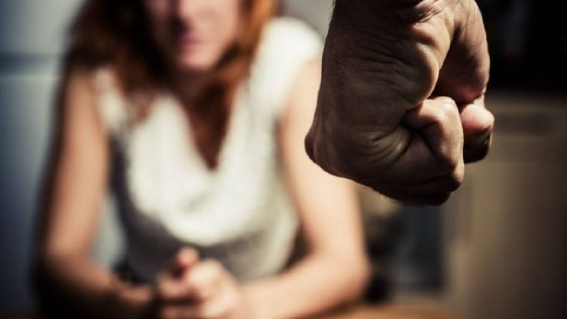 عنف أسري - تعبيرية