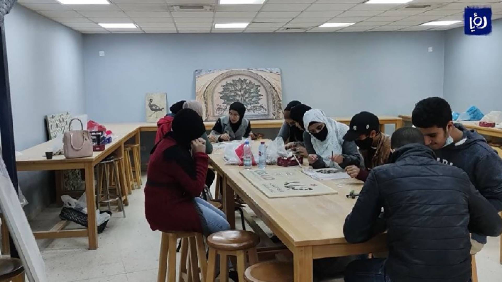 دورة لتدريب الشباب على فن الفسيفساء