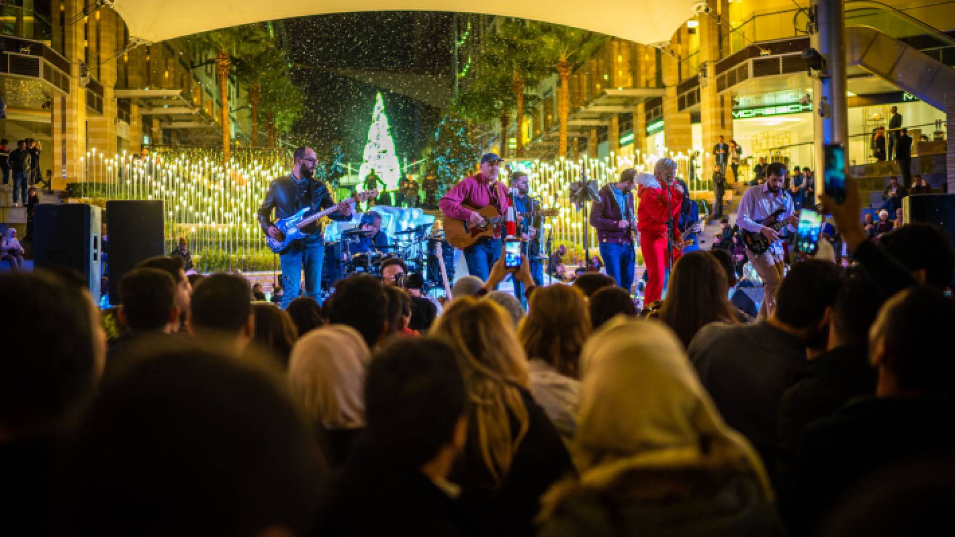 البوليفارد يبدأ استعدادته لاستقبال الزوار ضمن احتفالات أعياد الميلاد المجيدة