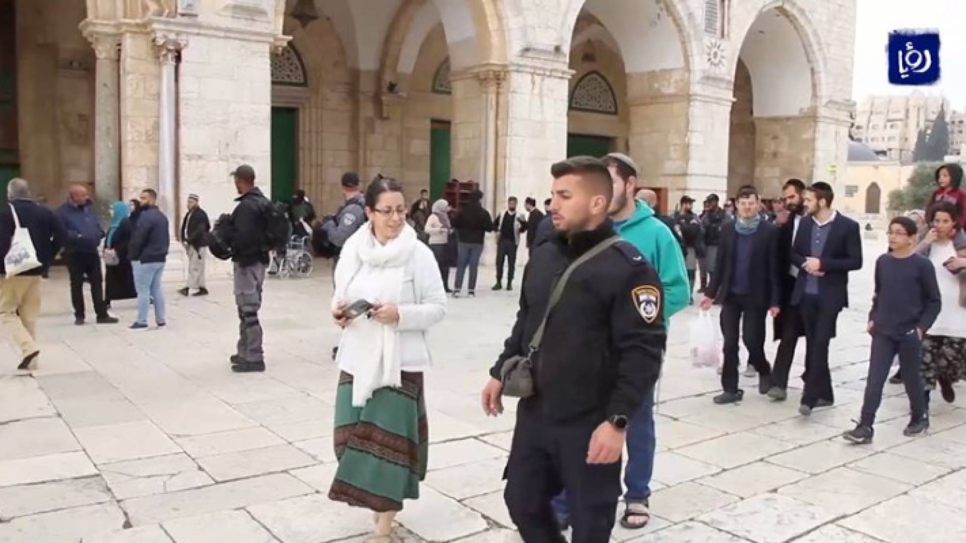 الاحتلال يمهد لفرض واقع تهويدي جديد في الحرم القدسي الشريف