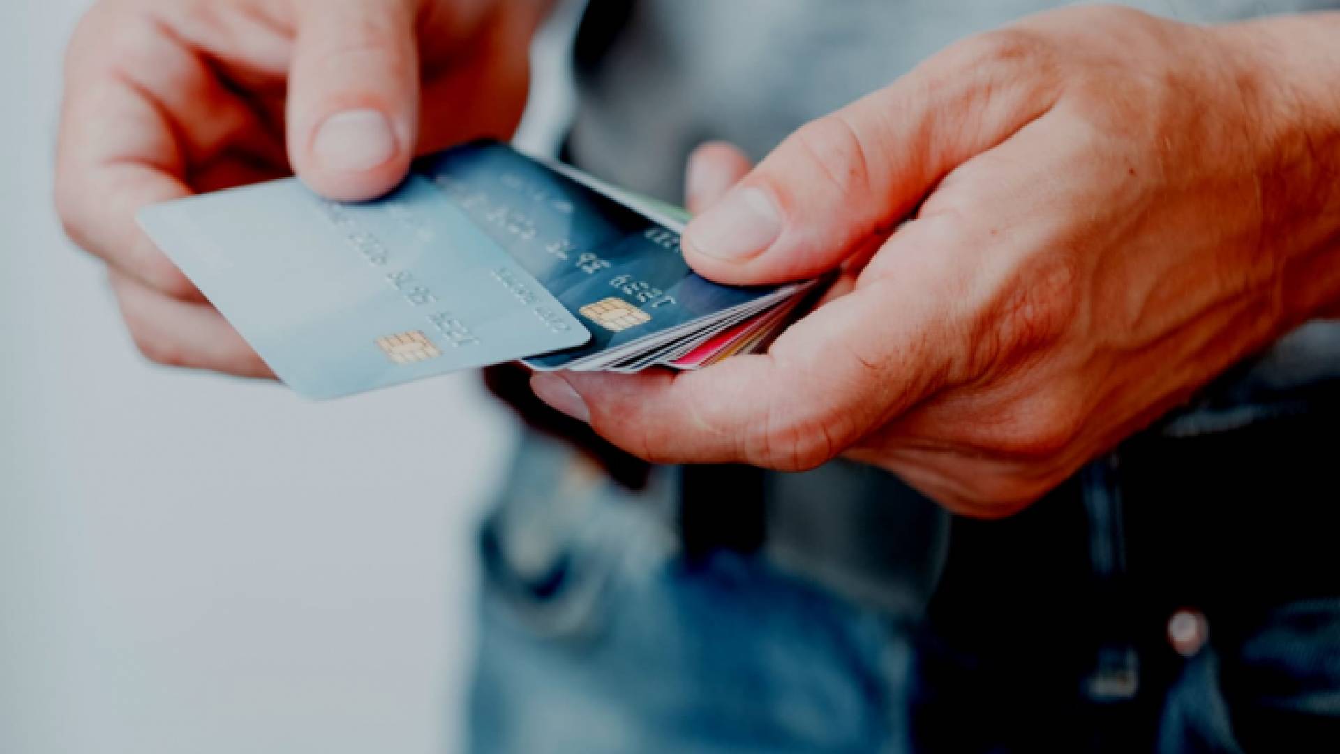 بطاقات الدفع