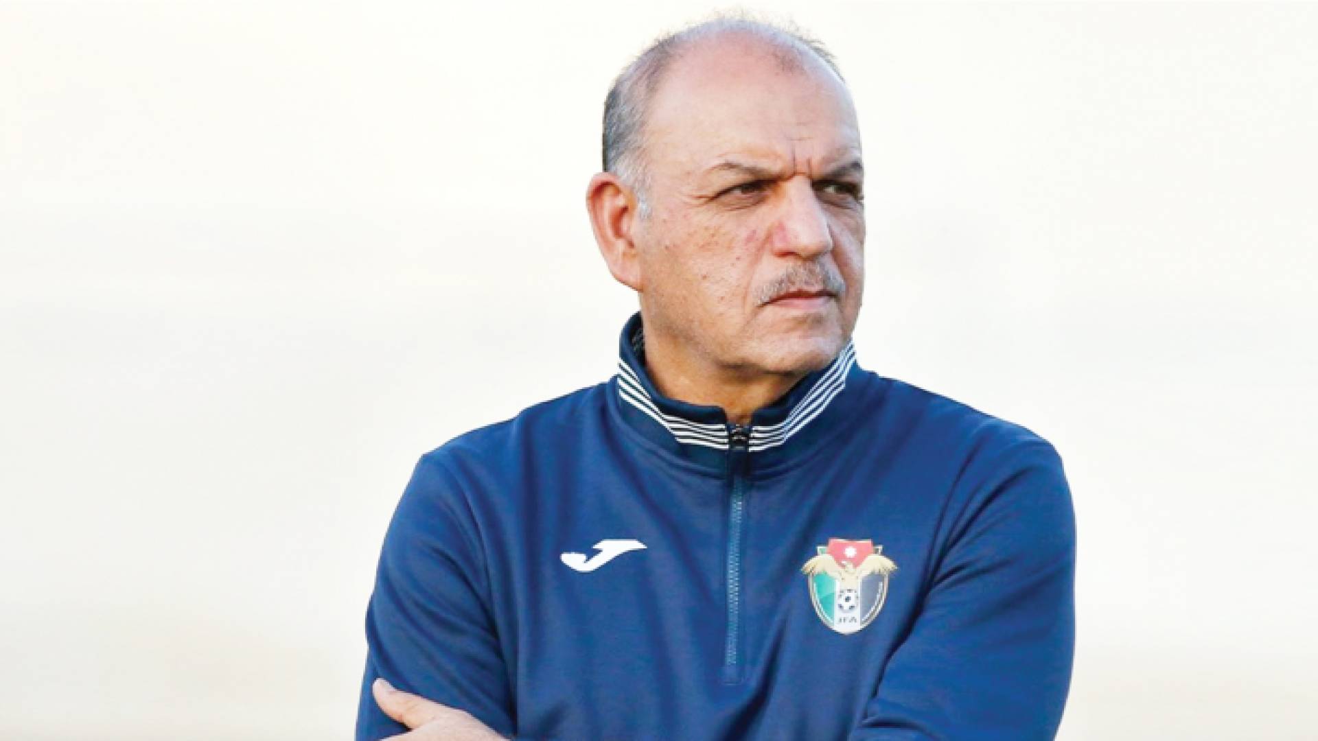 المدير الفني للمنتخب الوطني لكرة القدم المدرب العراقي عدنان حمد