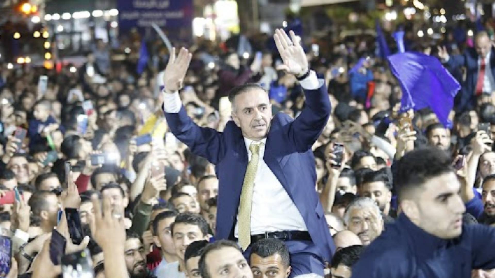 عوني الزعبي في أثناء احتفالات الرمث بلقب الدوري - أرشيفية