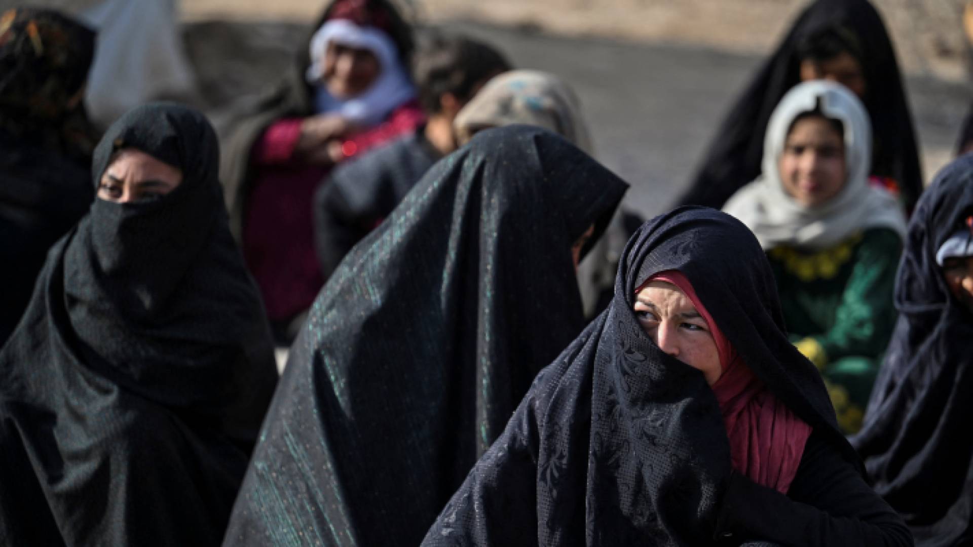 نساء أفغانيات