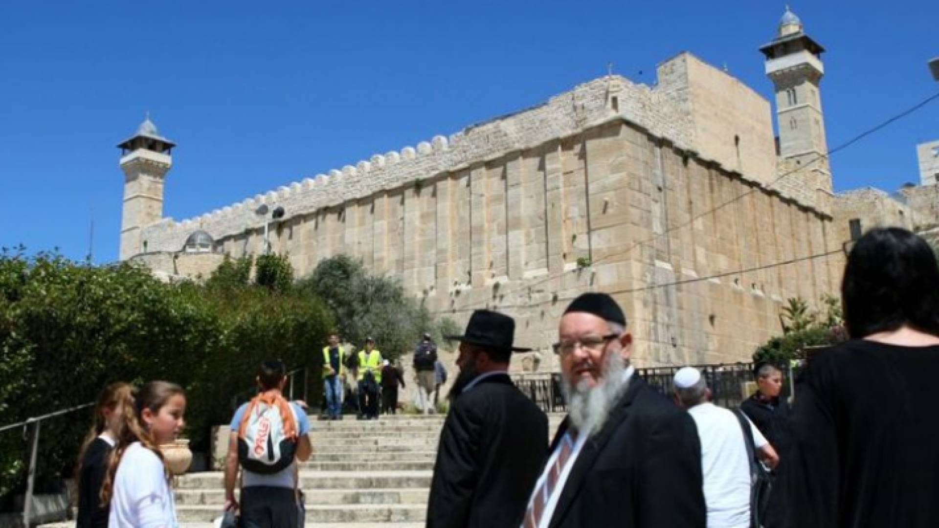 الأزهر يدين اقتحام رئيس الاحتلال الإسرائيلي للحرم الإبراهيمي