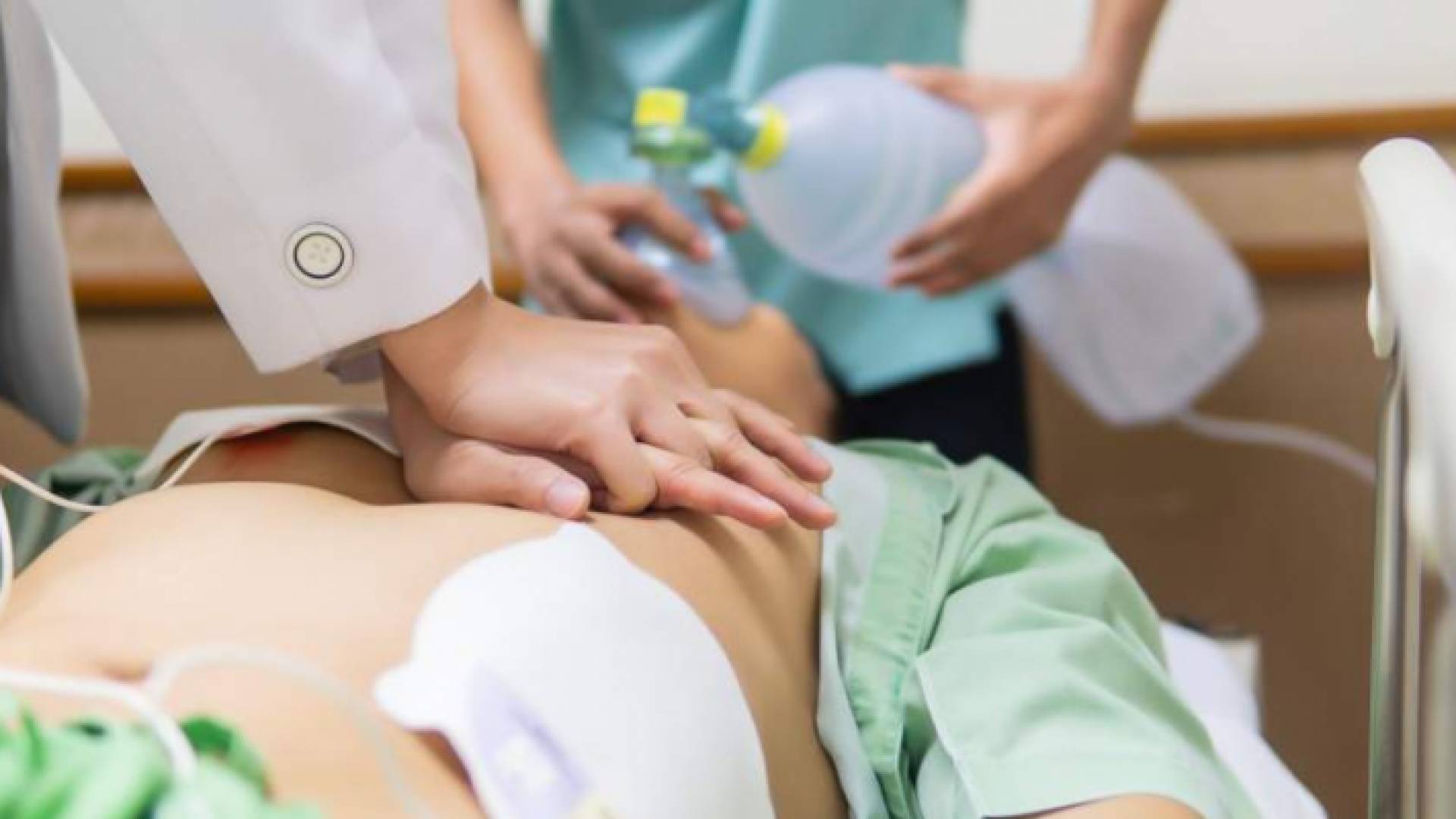 إنعاش قلب مريضة توقف قلبها لمدة 25 دقيقة في مستشفى الأميرة إيمان