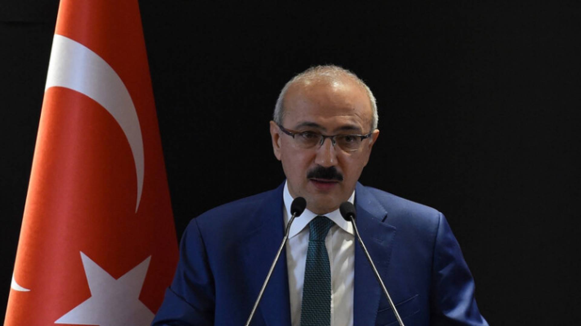 وزير المالية والخزانة لتركيا السابق لطفي علوان