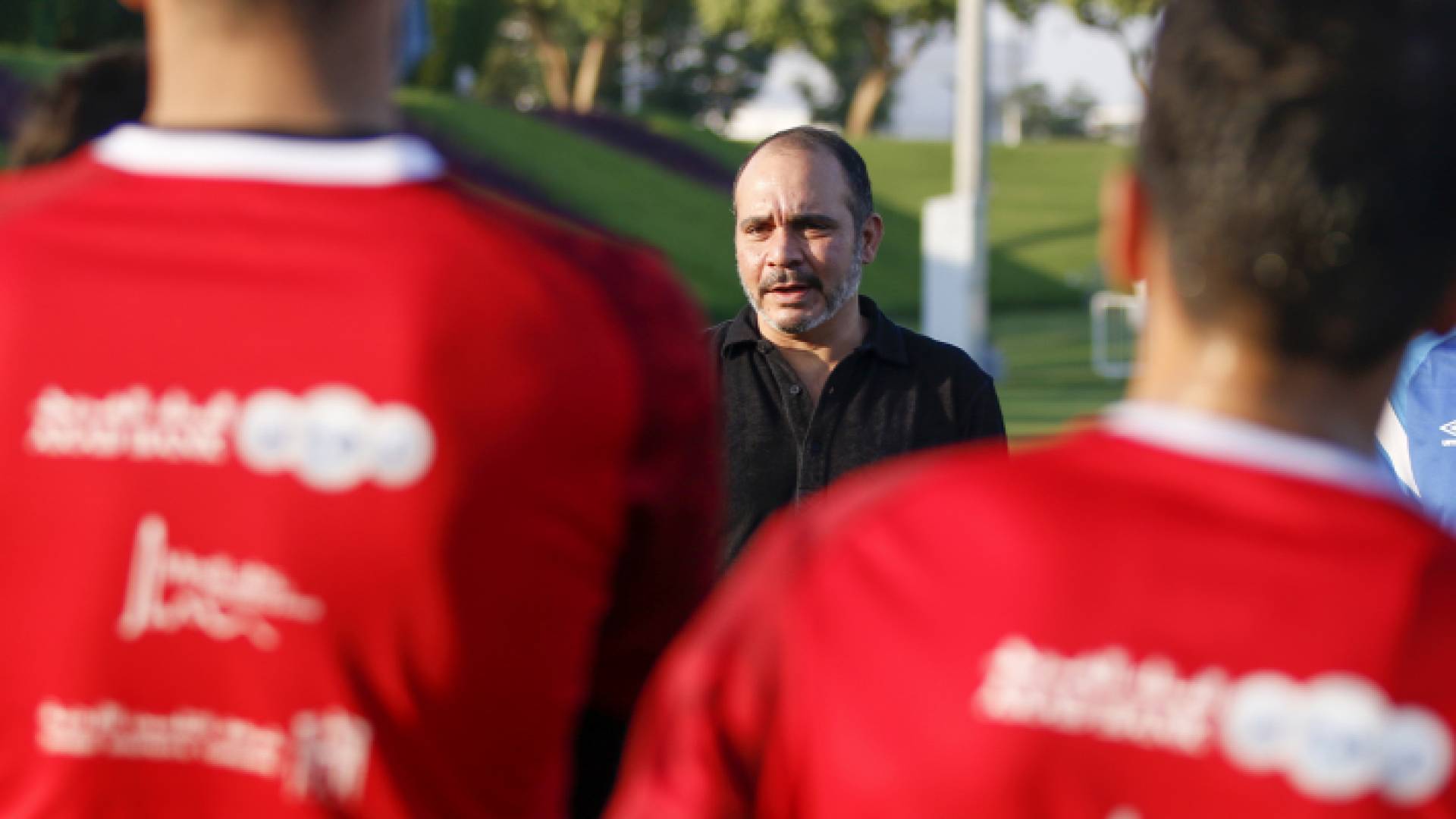 الأمير علي يتابع تدريبات النشامى تأهباً للقاء المغرب بكأس العرب