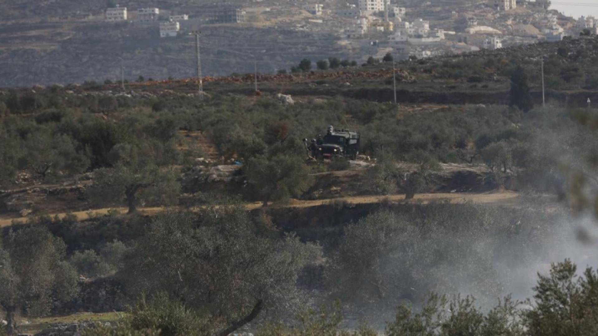 آلية عسكرية لقوات الاحتلال الإسرائيلي في بيتا جنوب نابلس