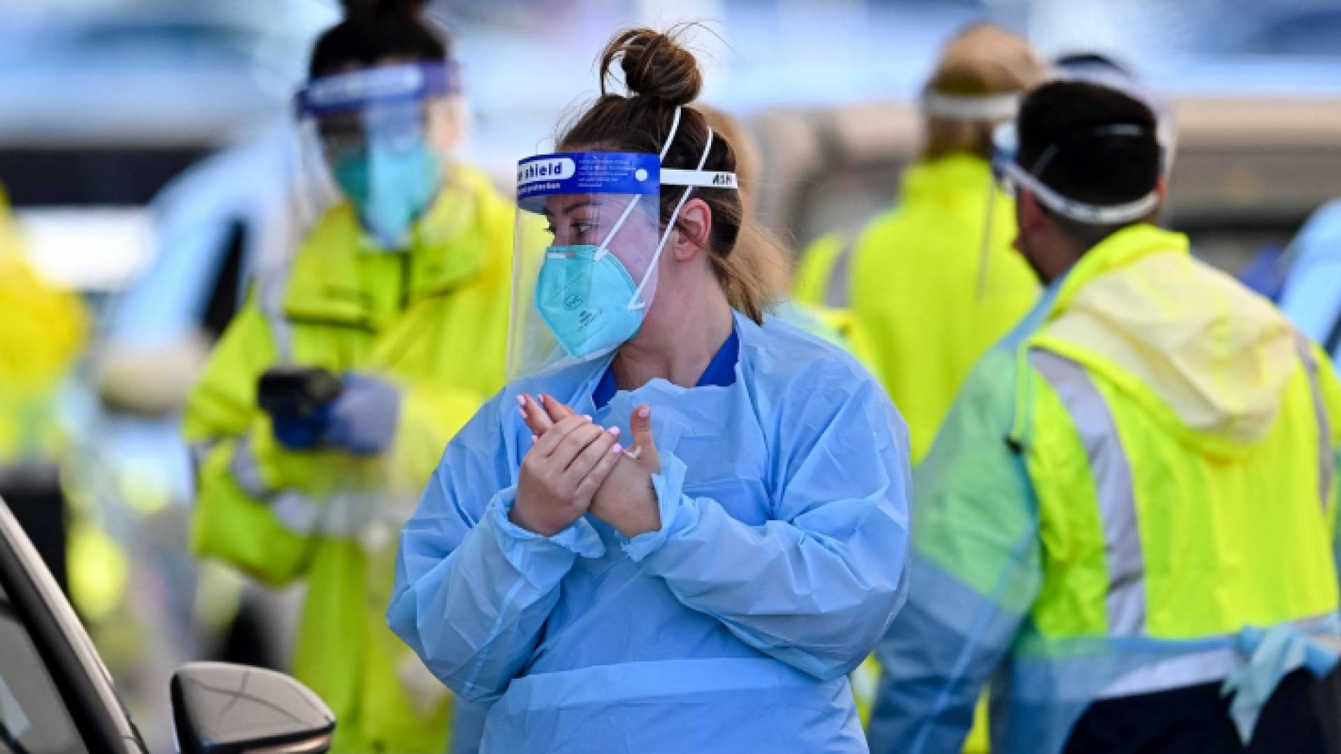 فرق تقصي وبائي باليونان