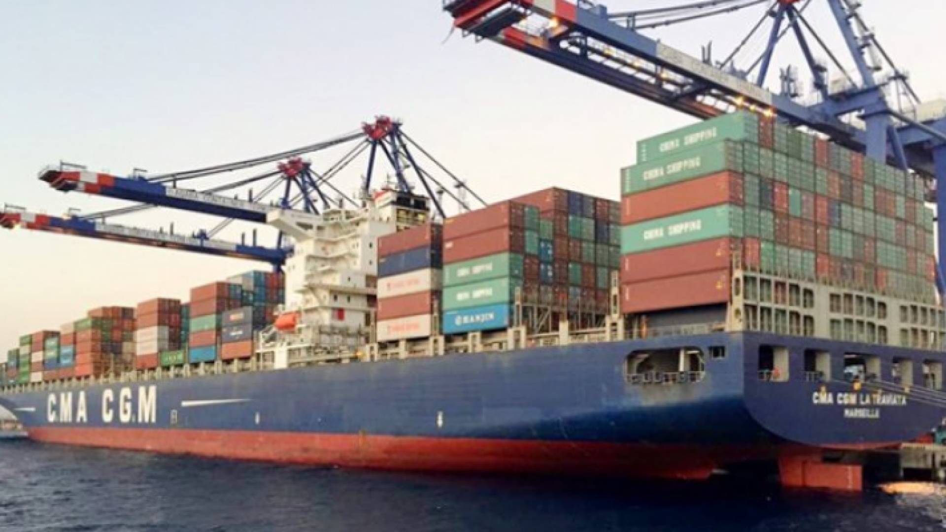 باخرة في ميناء العقبة