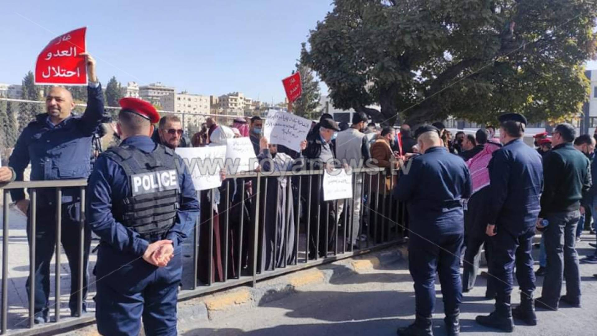 من الوقفة الاحتجاجية أمام مجلس النواب