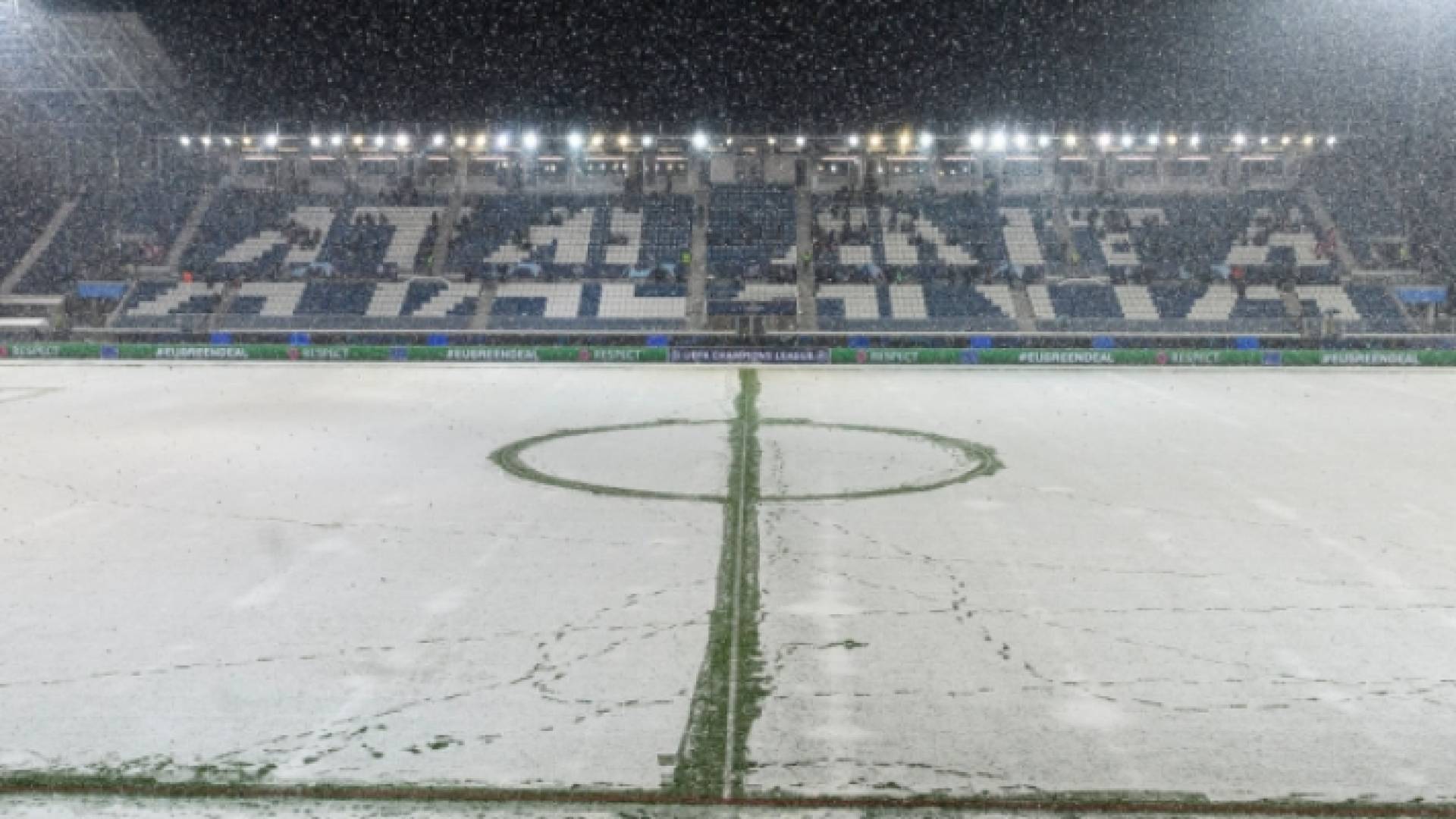 بسبب الأحوال الجوية.. تأجيل مباراة فياريال واتلانتا في دوري الأبطال