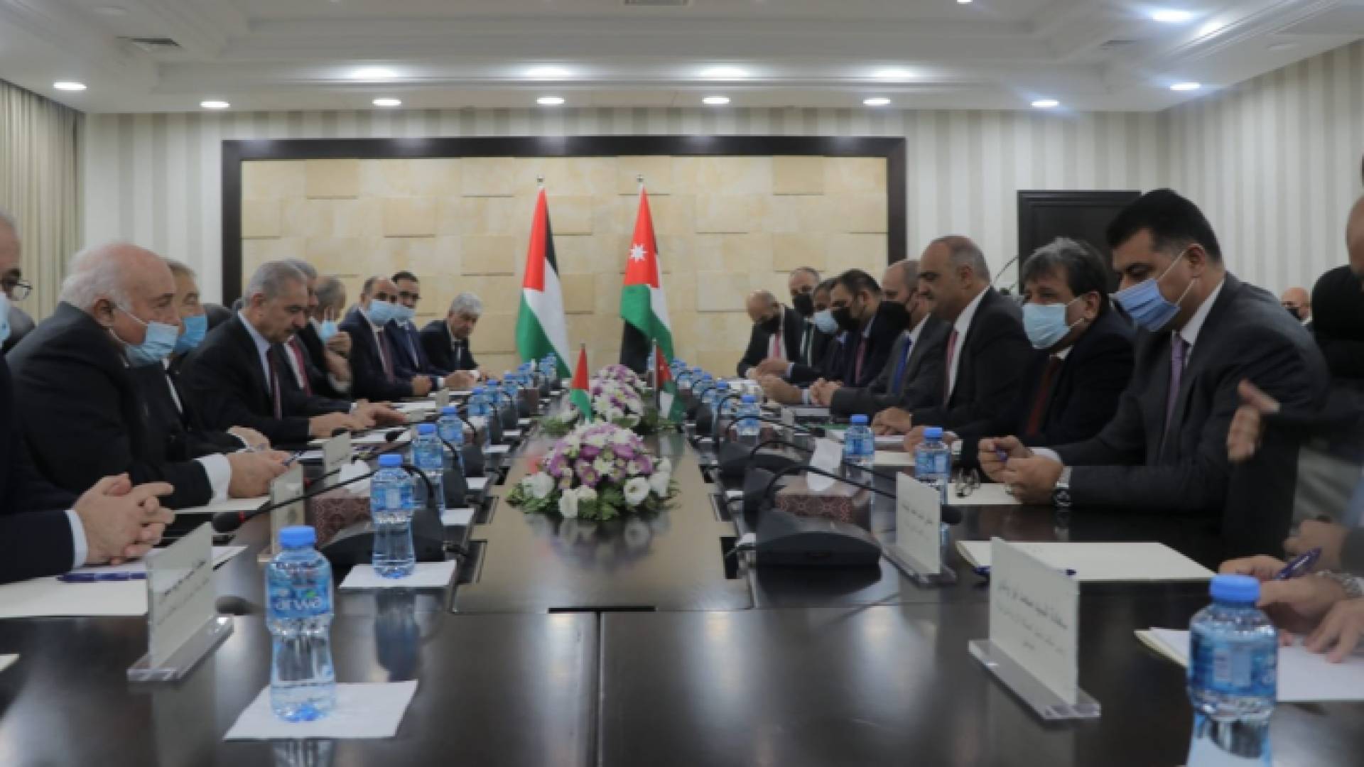 الخصاونة واشتية يرأسان اجتماعات اللجنة العليا الأردنية الفلسطينية المشتركة