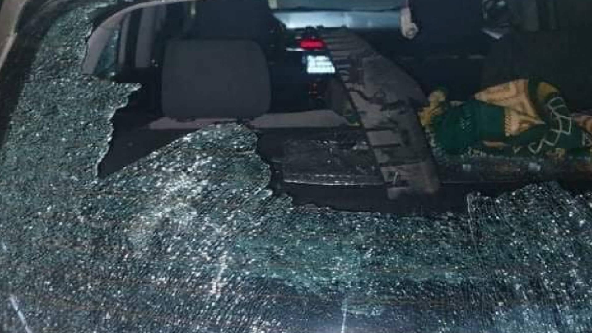 مستوطنون يعتدون على ممتلكات أهالي حي الشيخ جراح