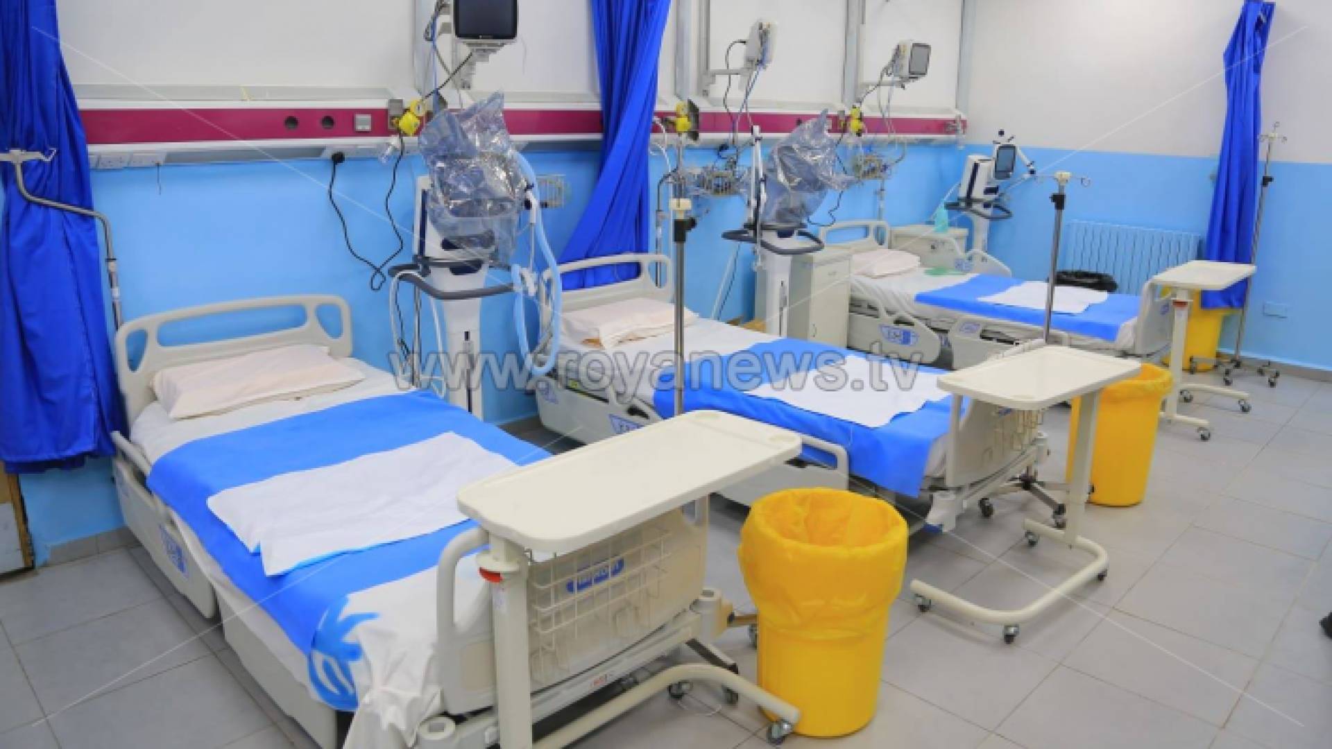 أسرة داخل مستشفى - ارشيفية